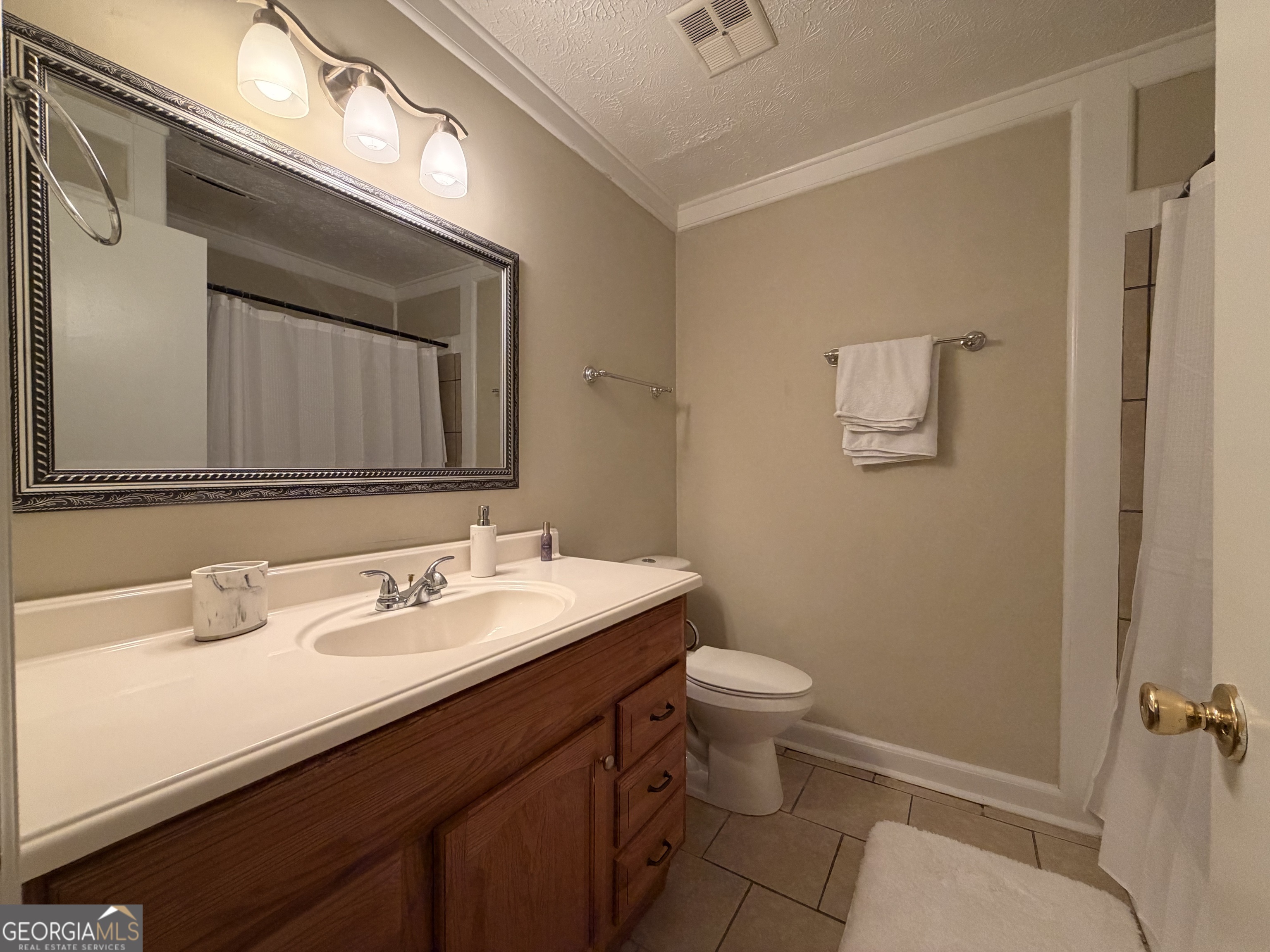 102 Welch Place Property Photo 6