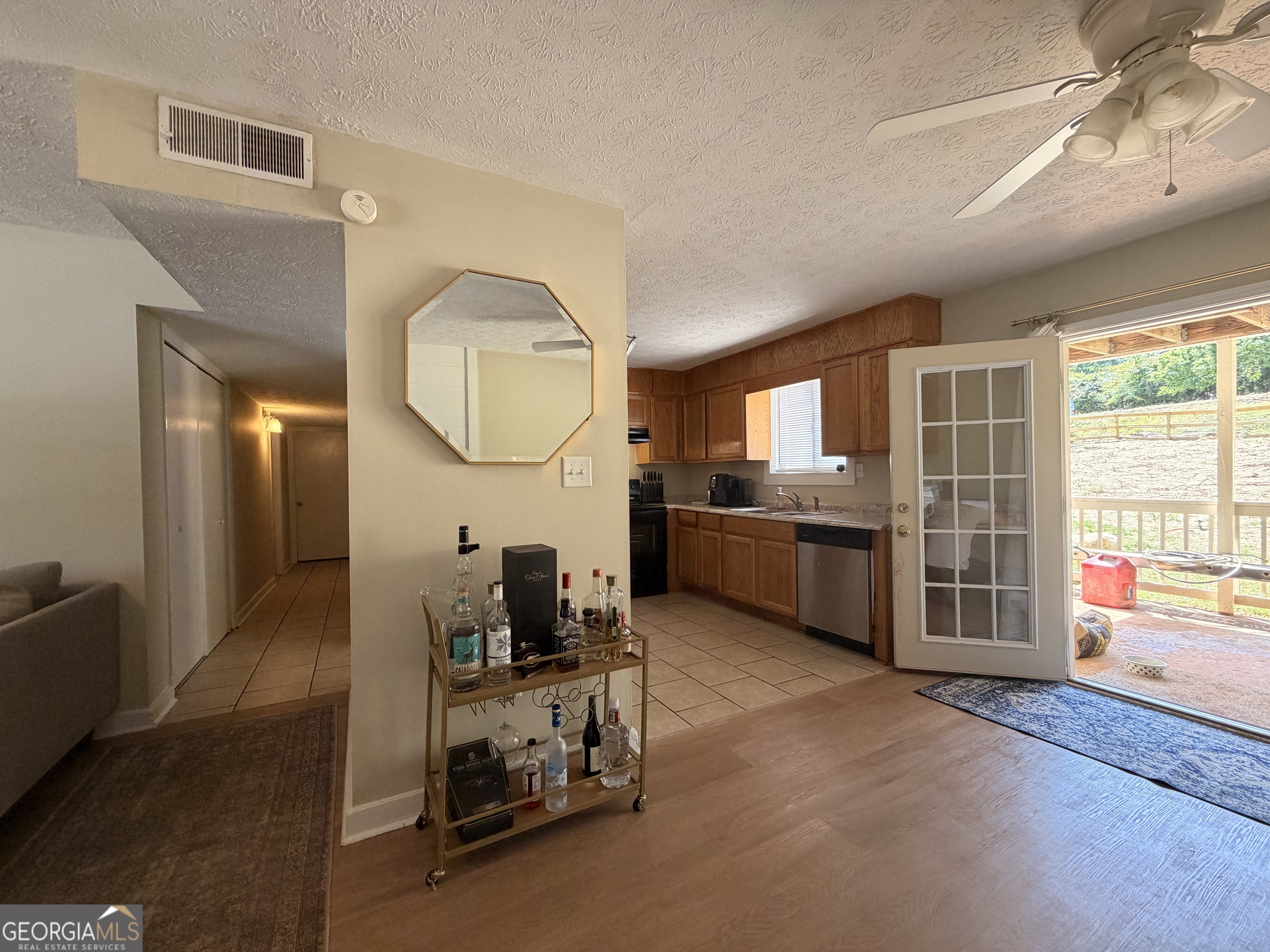 102 Welch Place Property Photo 10