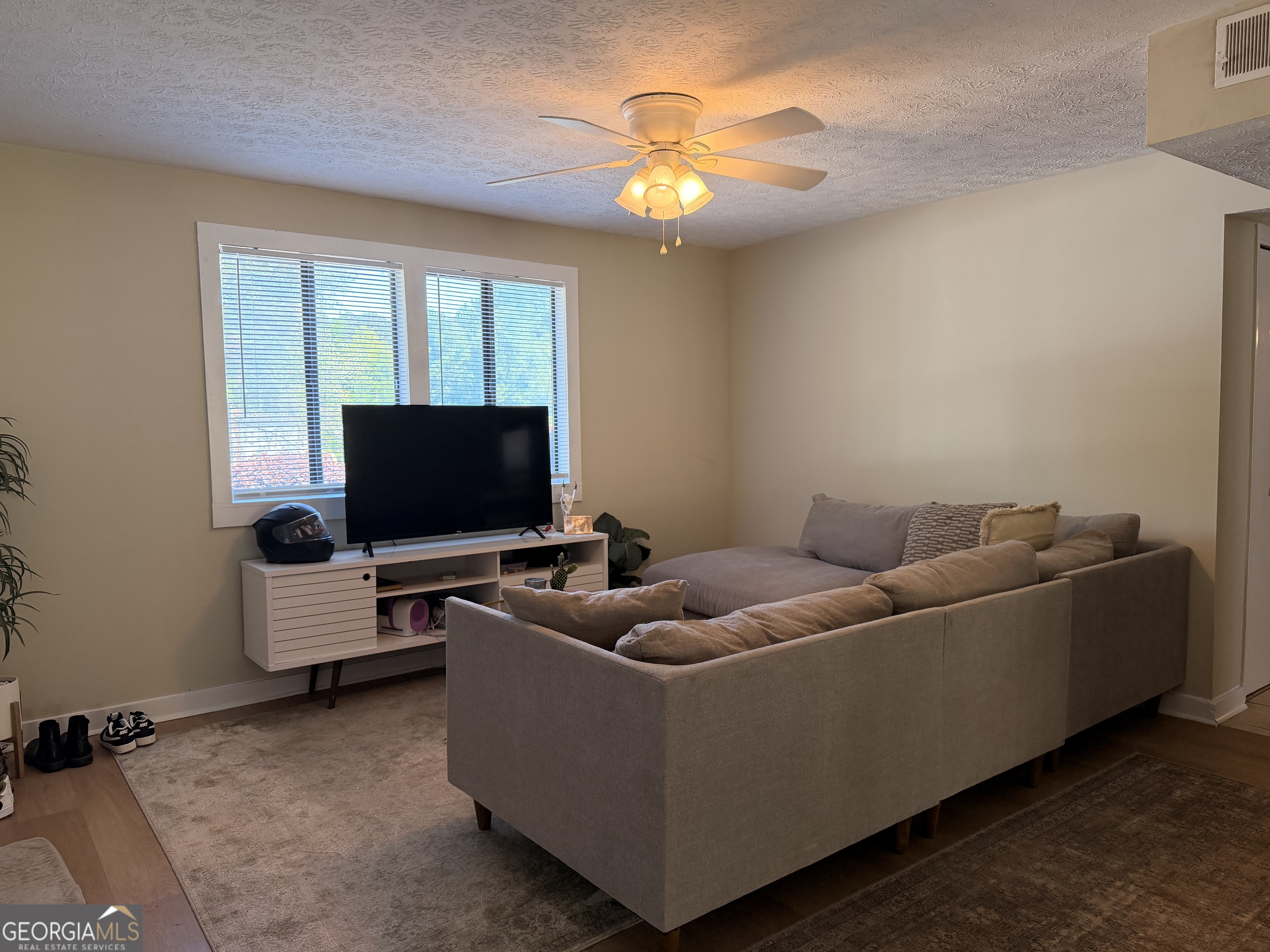 102 Welch Place Property Photo 17