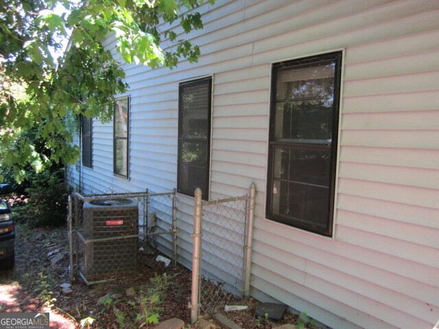 4705 Ernest Drive Property Photo 5
