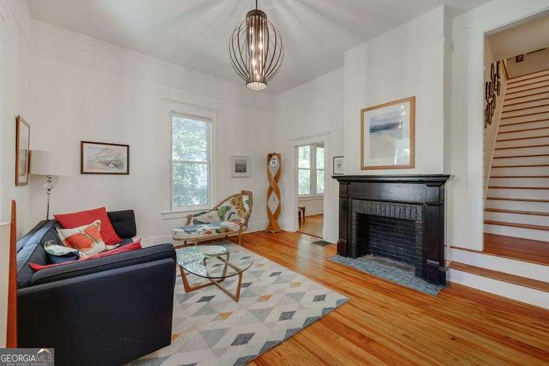 255 Bloomfield Street Property Photo 4