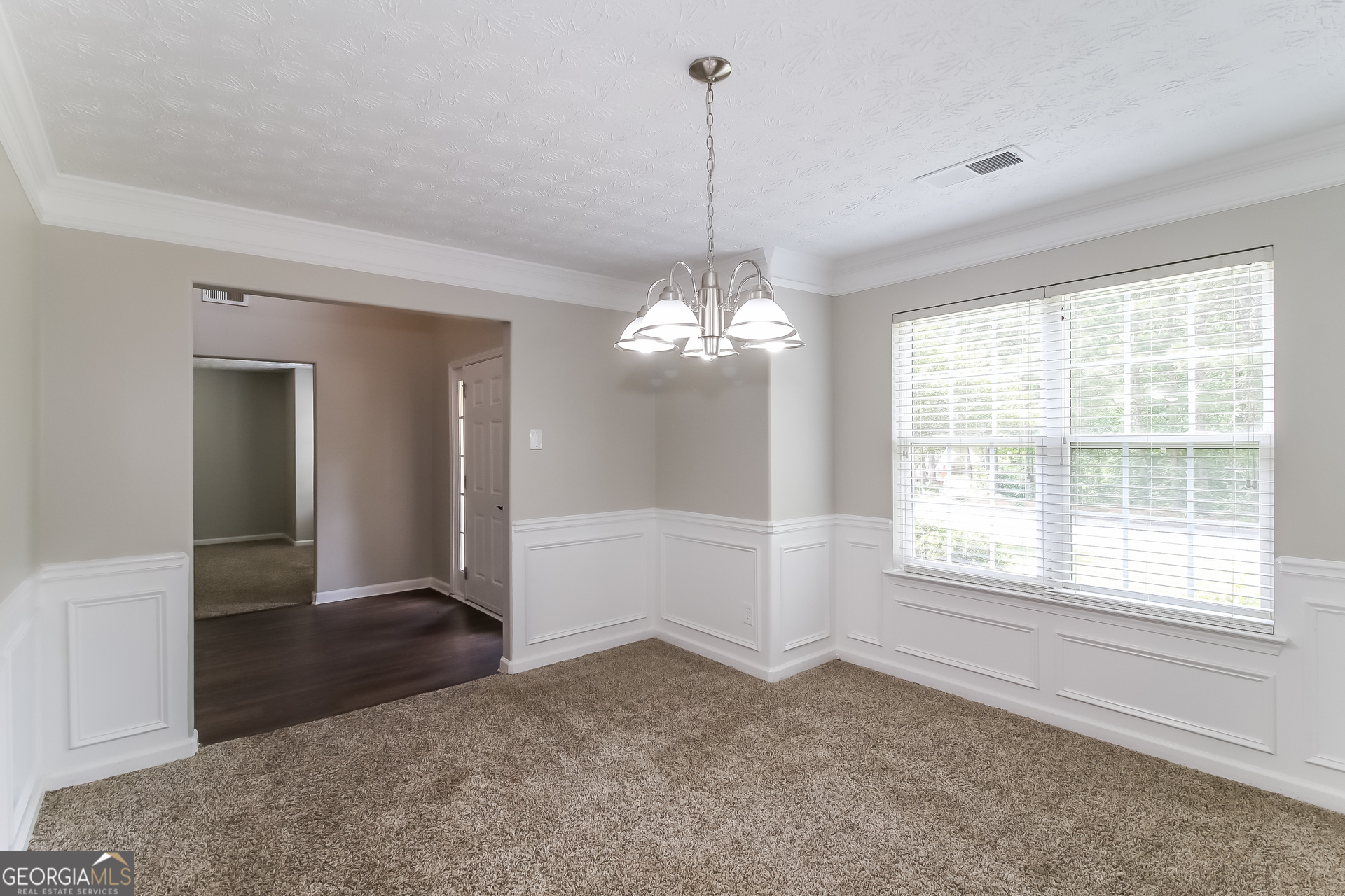 7634 Pine Gables Drive Property Photo 8