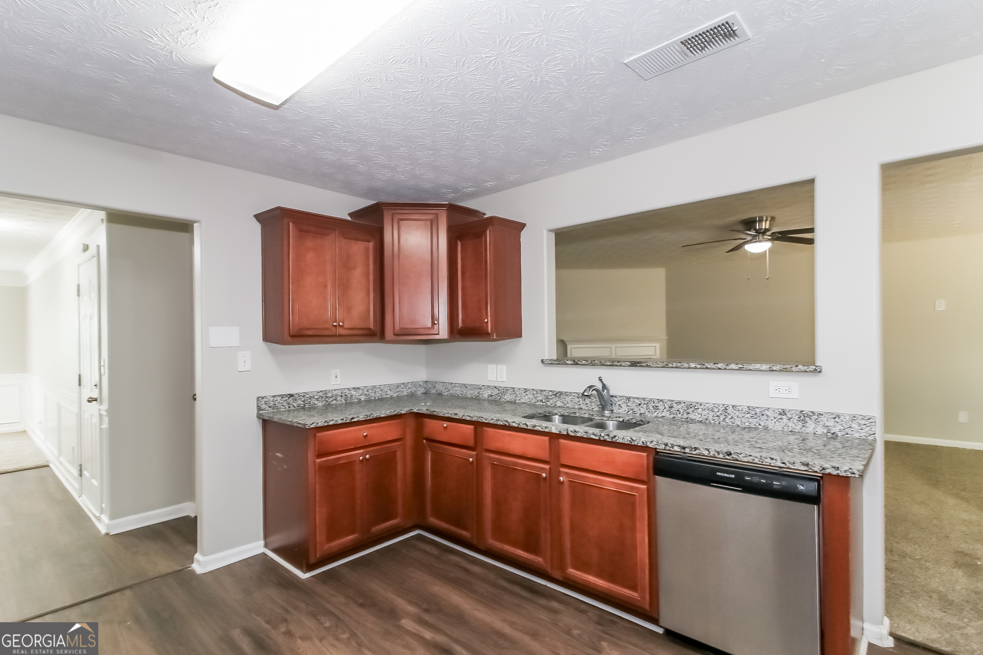 7634 Pine Gables Drive Property Photo 10