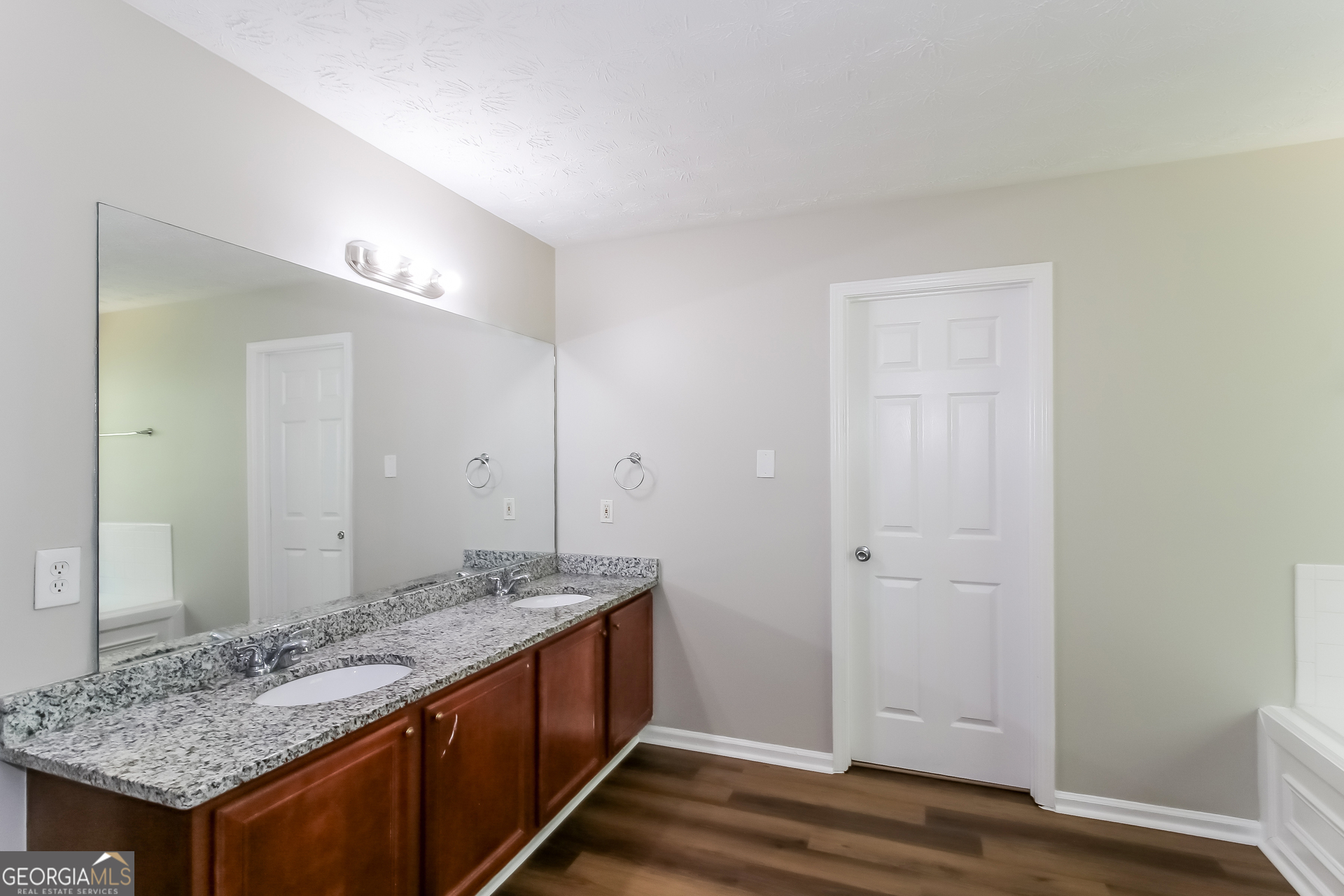 7634 Pine Gables Drive Property Photo 13