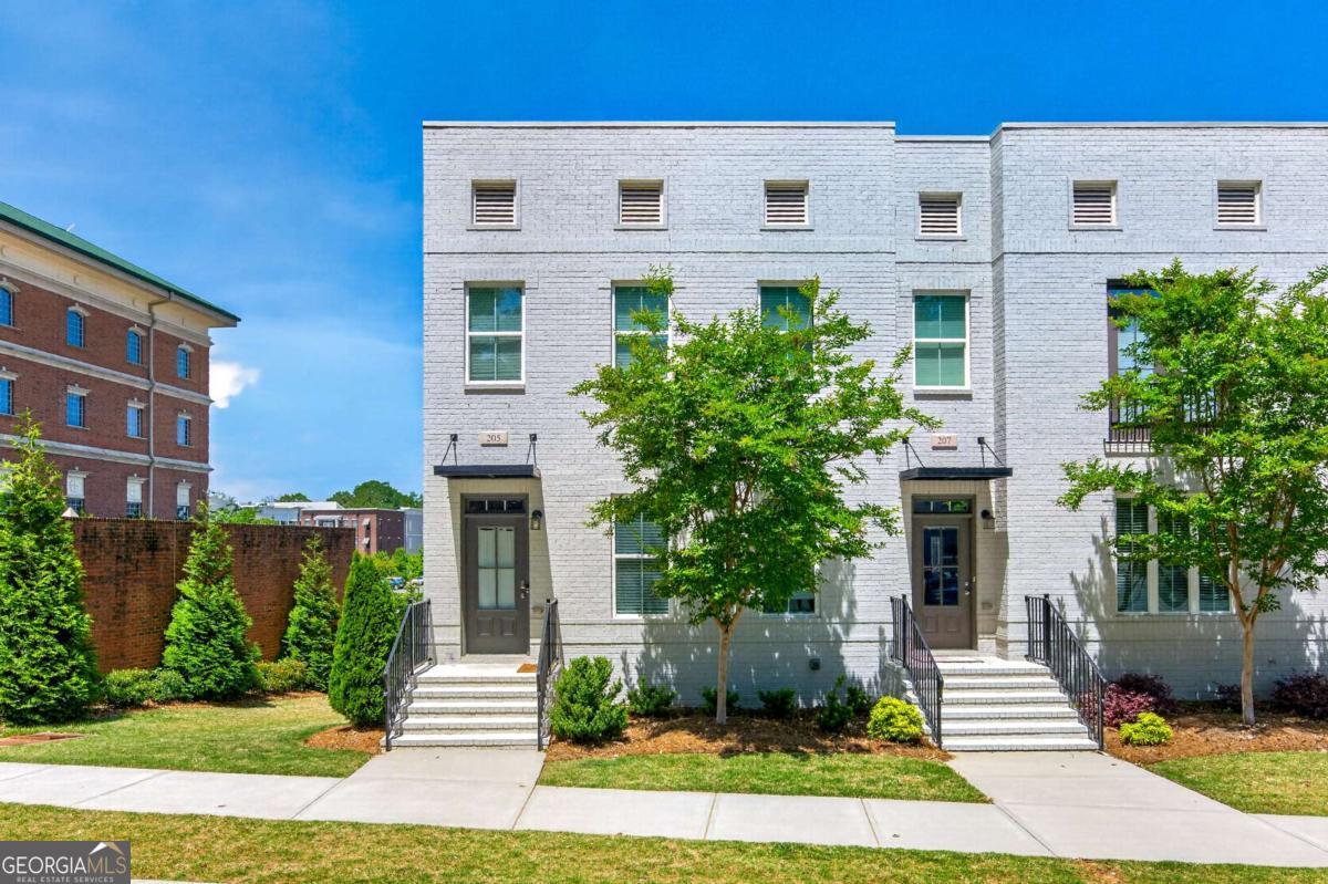 205 Nash Street Property Photo 1