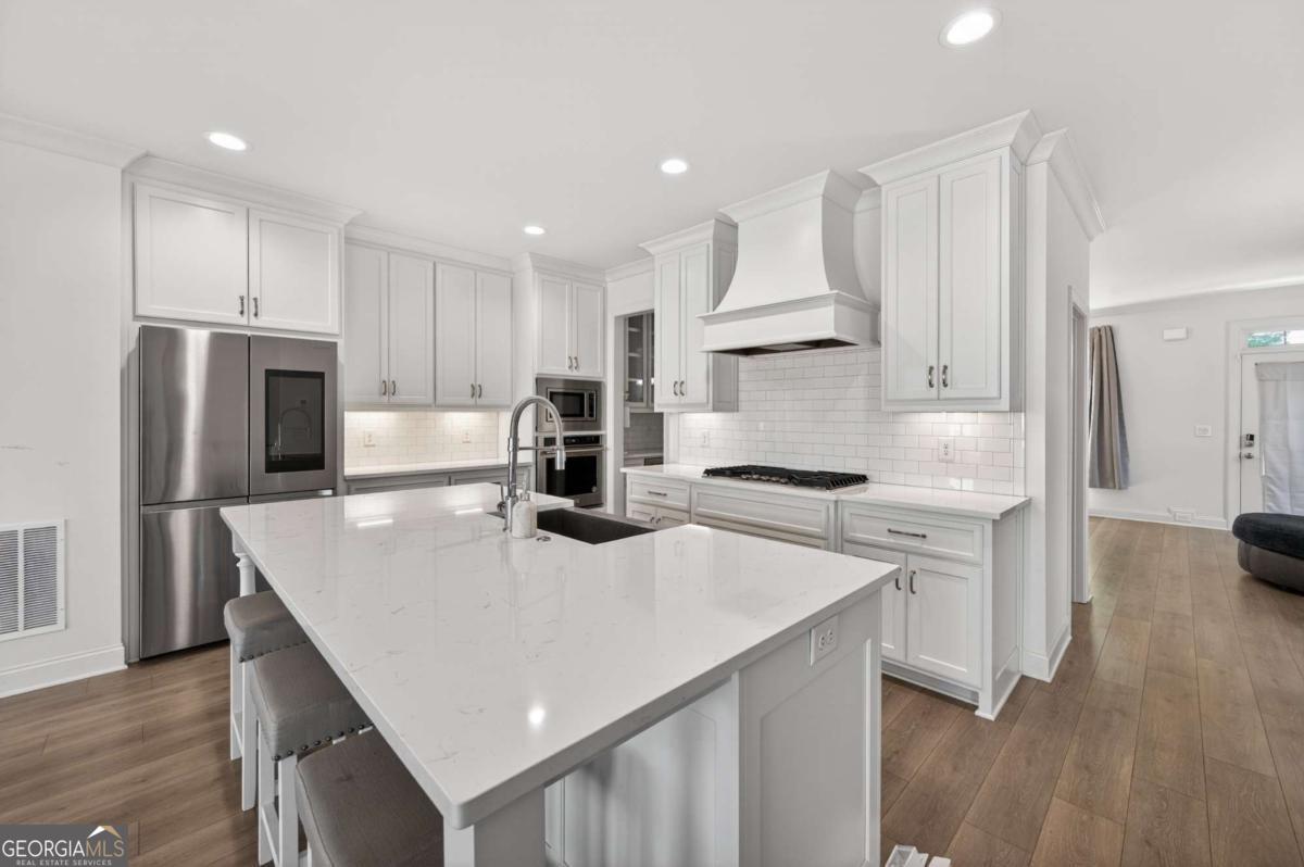 205 Nash Street Property Photo 8