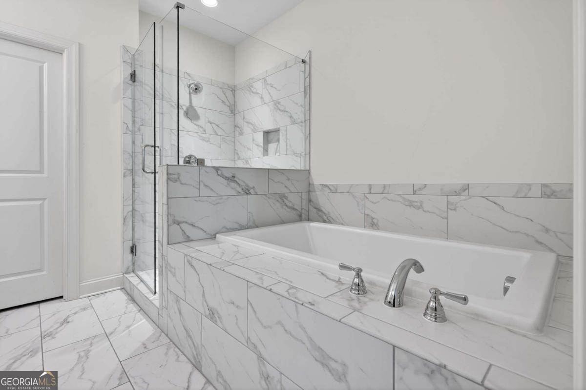 205 Nash Street Property Photo 13