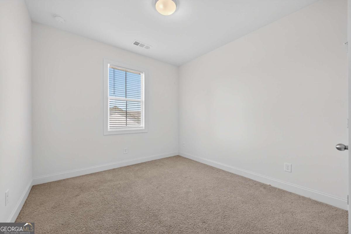 205 Nash Street Property Photo 17