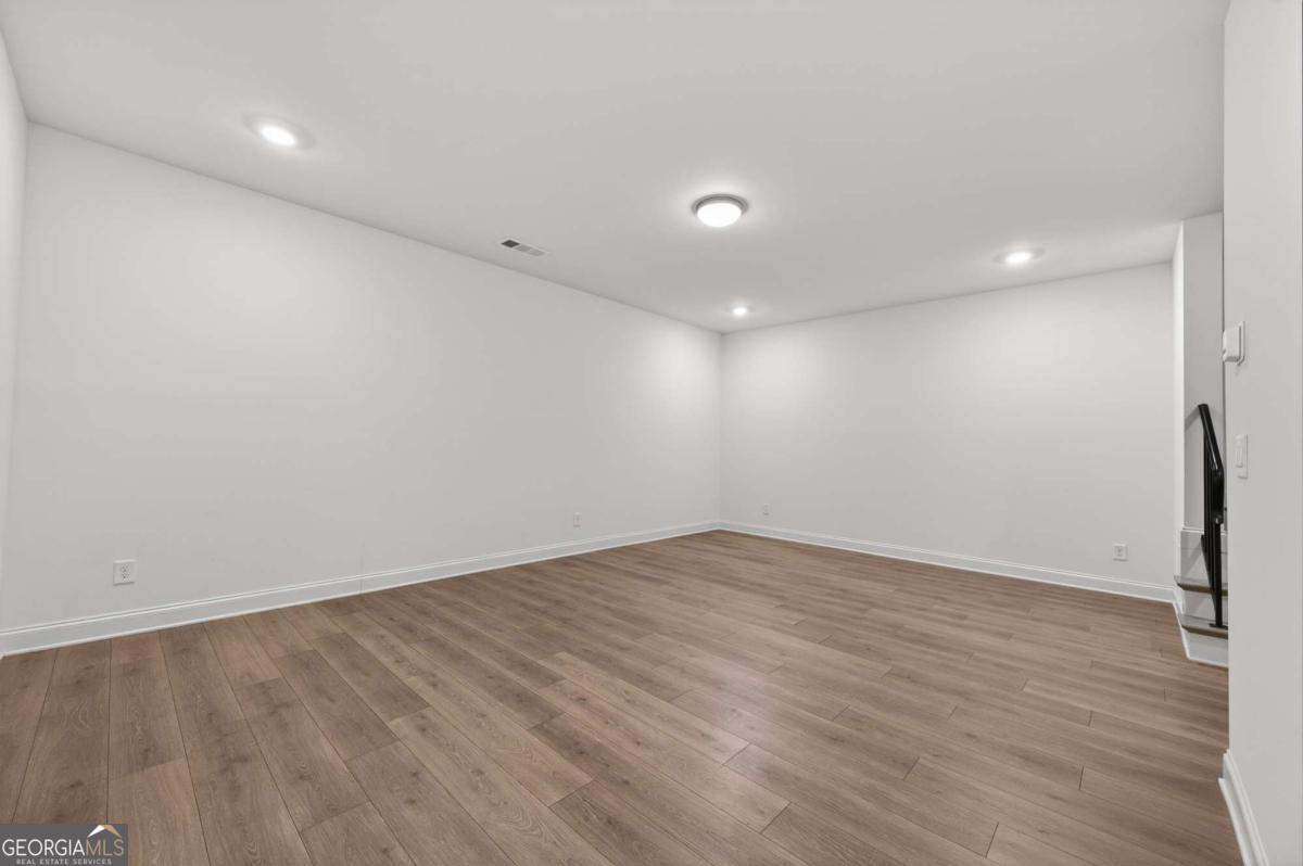 205 Nash Street Property Photo 20