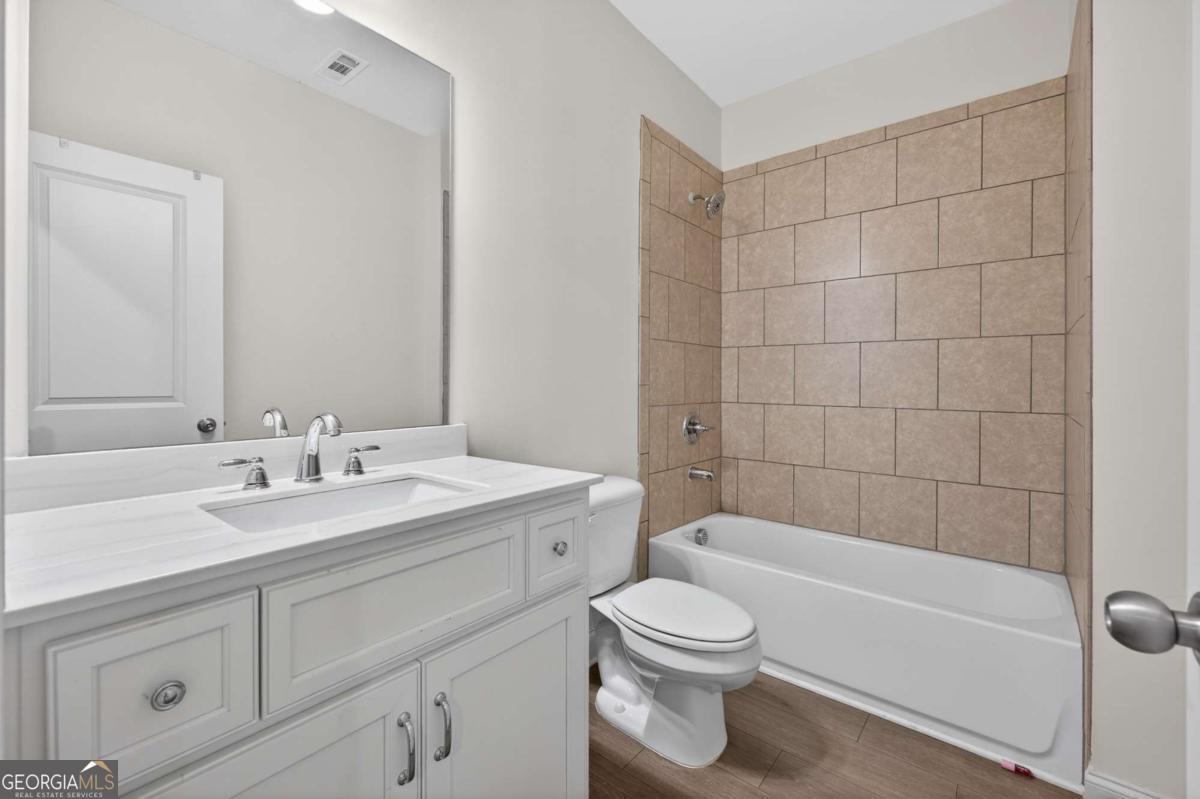 205 Nash Street Property Photo 21