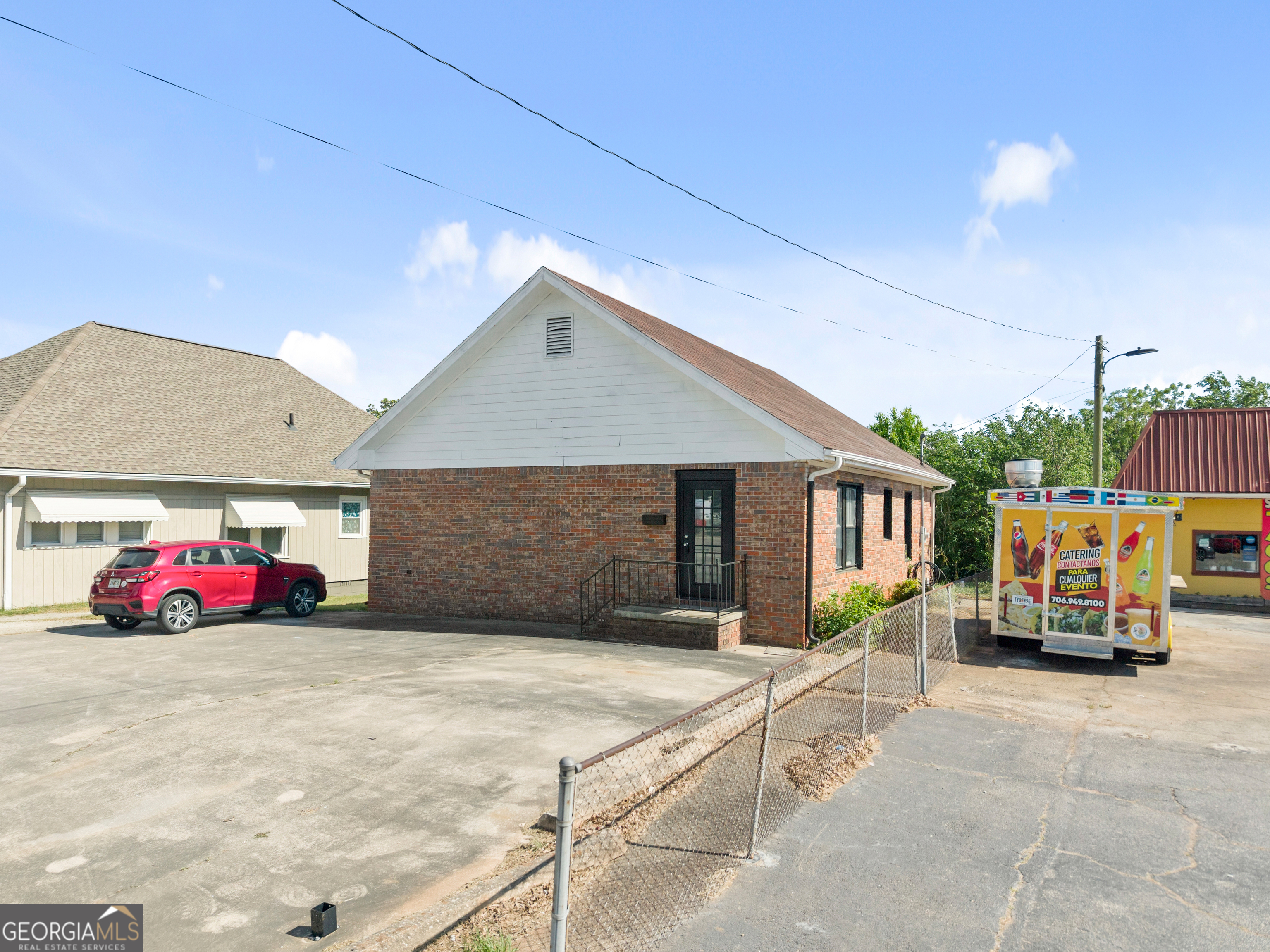 160 E Currahee Street Property Photo 1