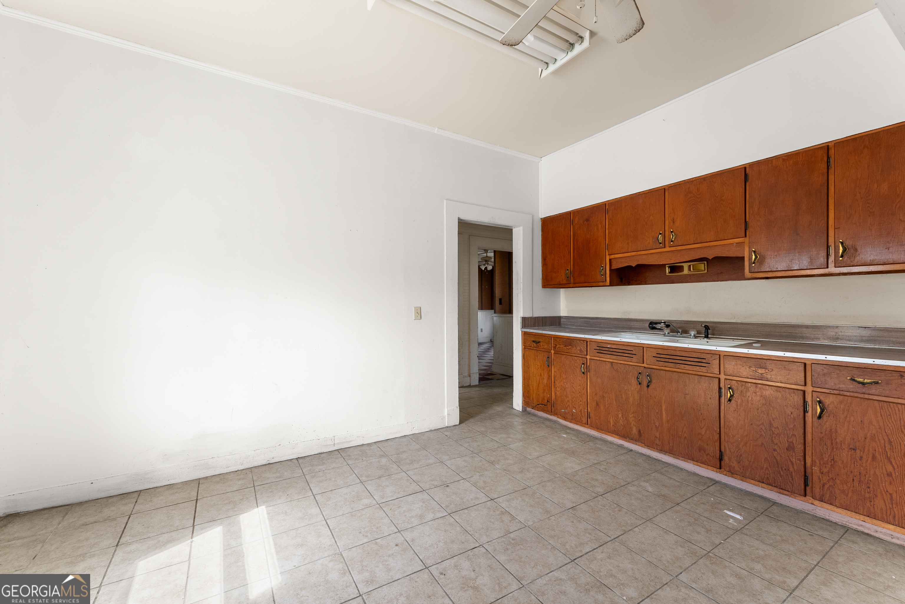 160 E Currahee Street Property Photo 9