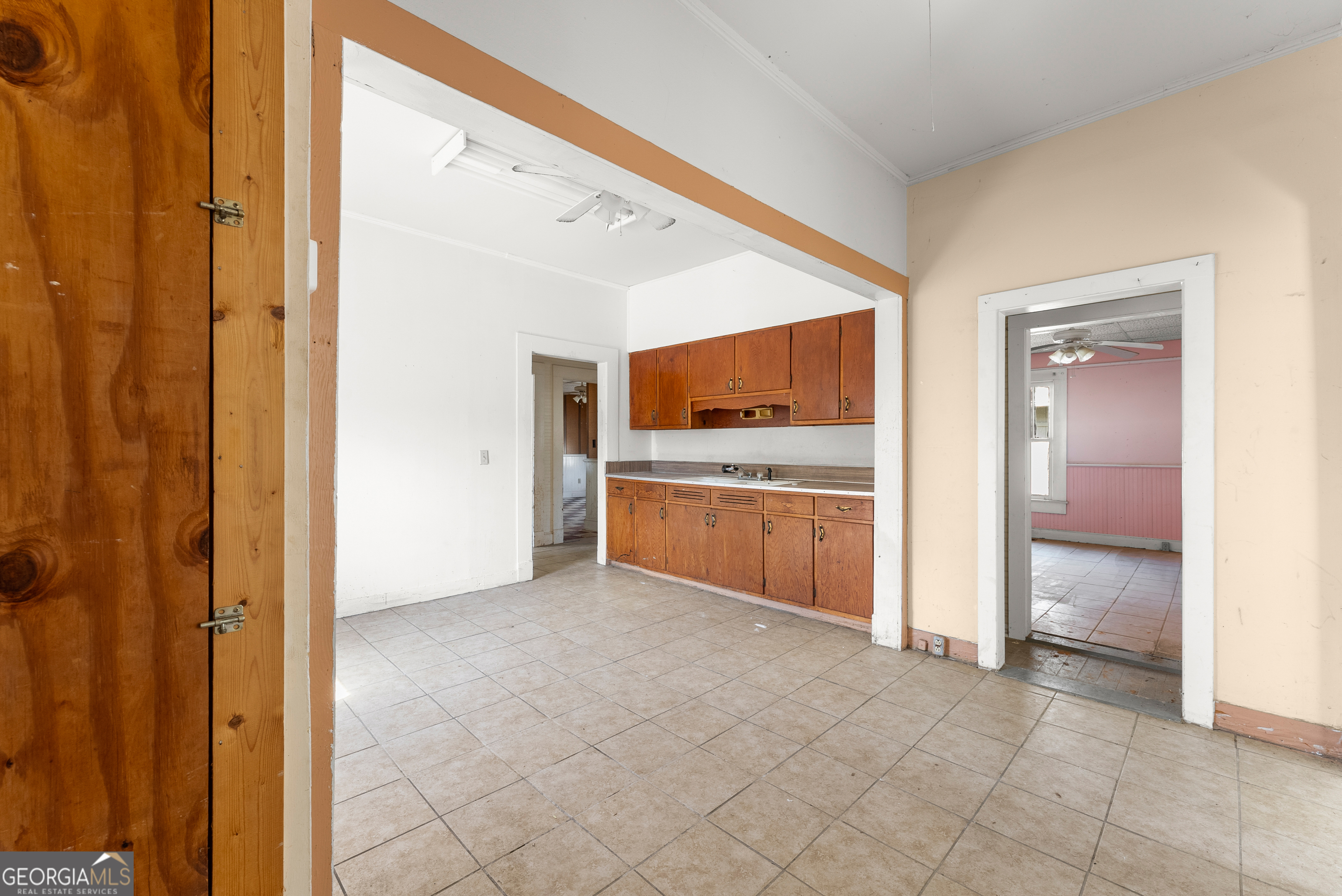 160 E Currahee Street Property Photo 10