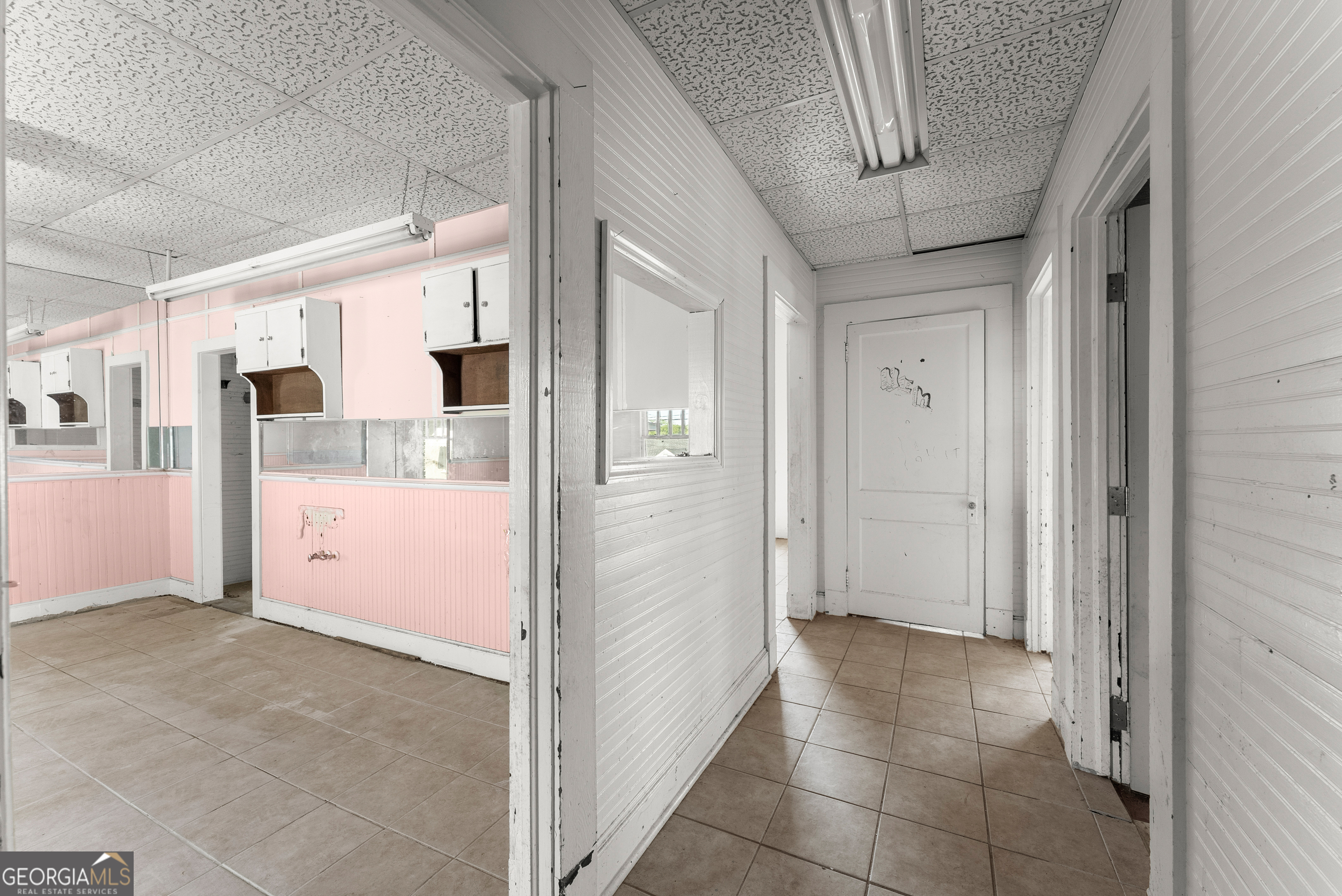 160 E Currahee Street Property Photo 17