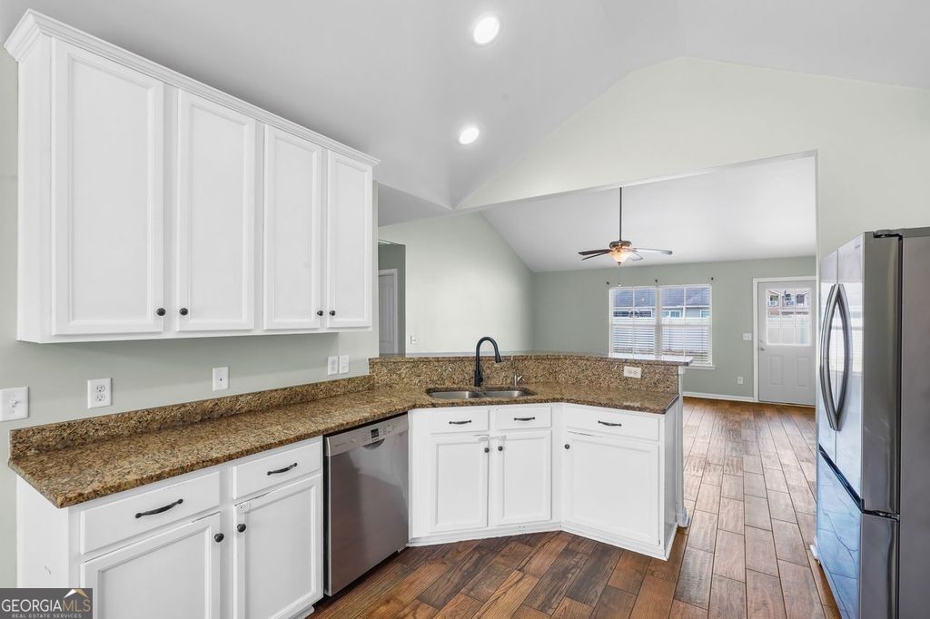 303 Daniel Trent Way # 081 Property Photo 3