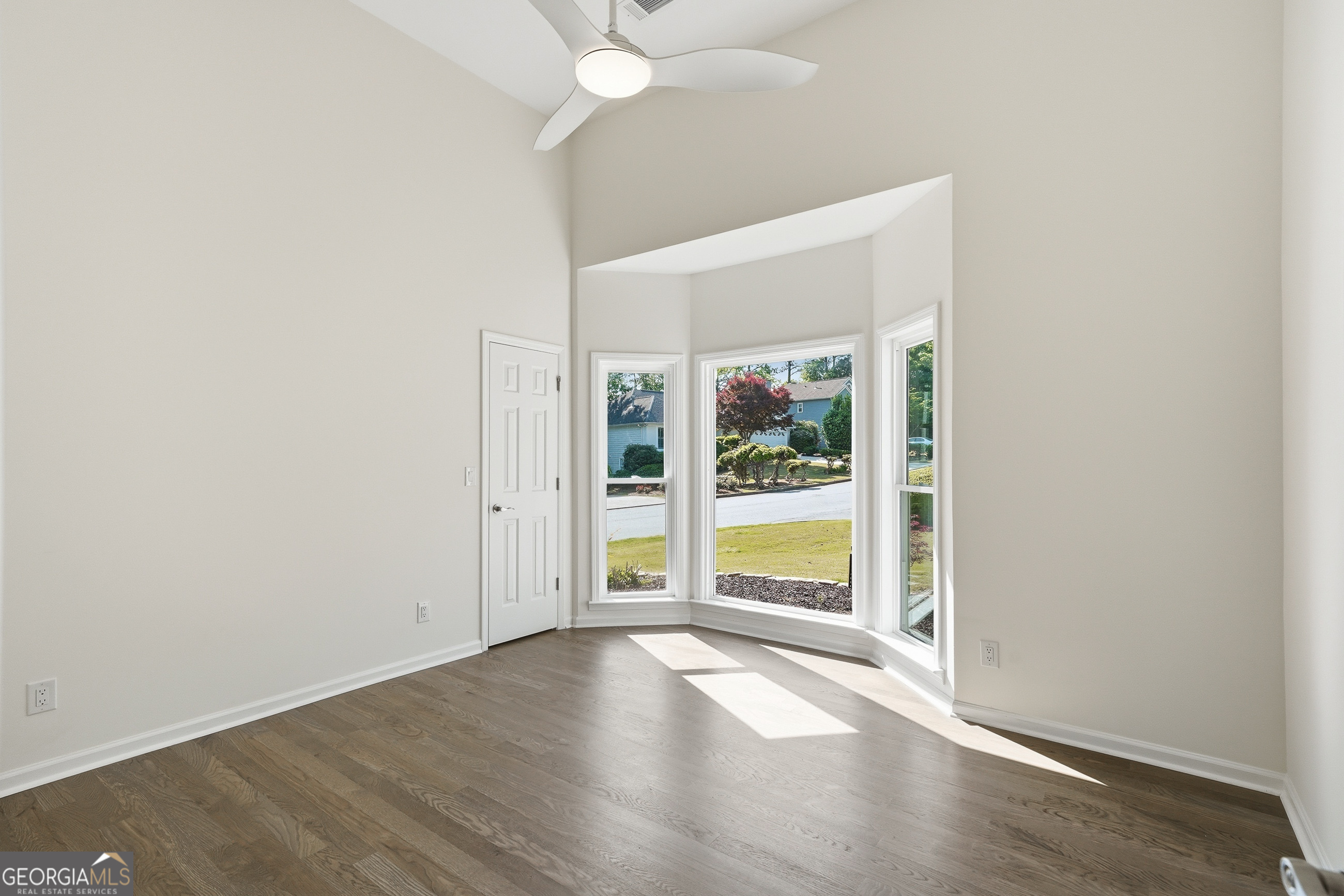 301 Oak Terrace Property Photo 6
