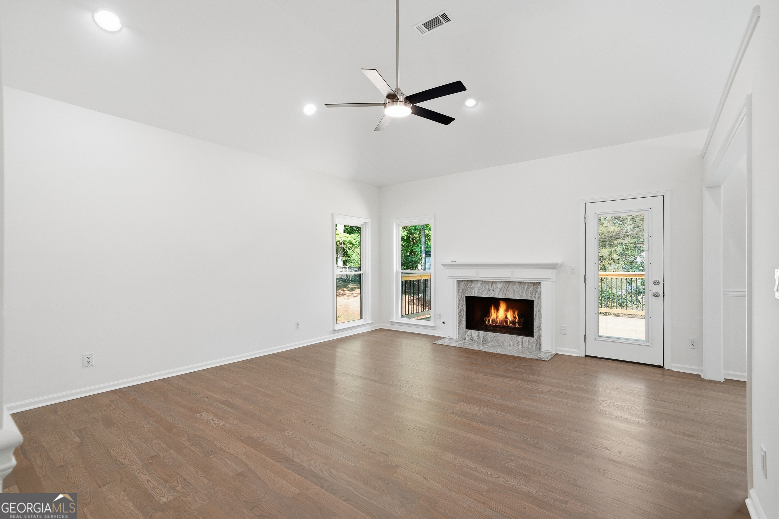 301 Oak Terrace Property Photo 17
