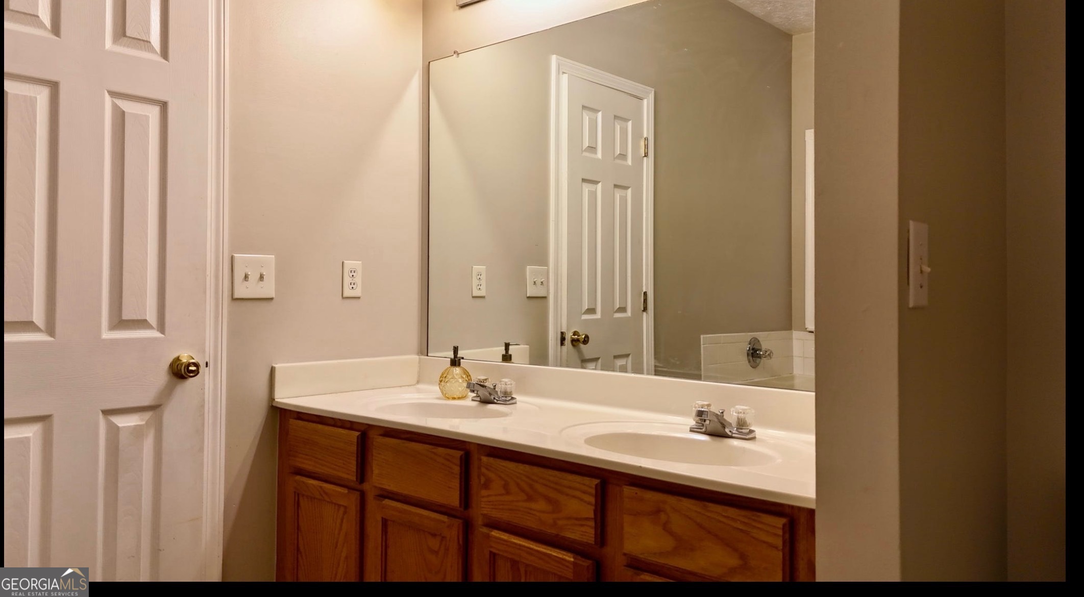 4911 Oak Meadow Lane Property Photo 11