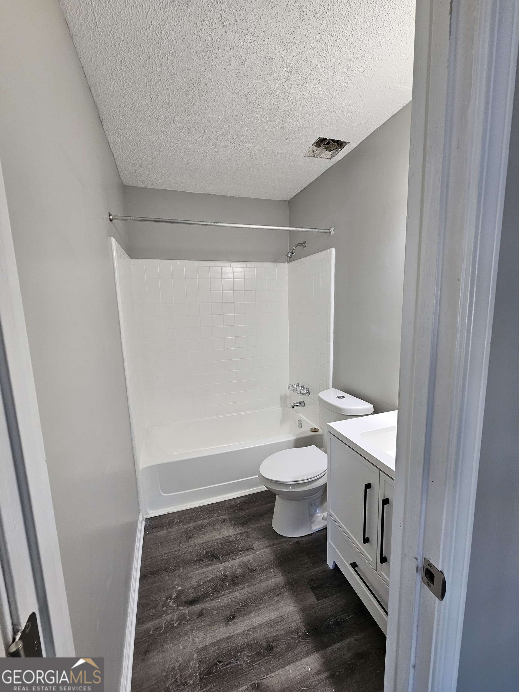 770 Jamestown Crossing Property Photo 14