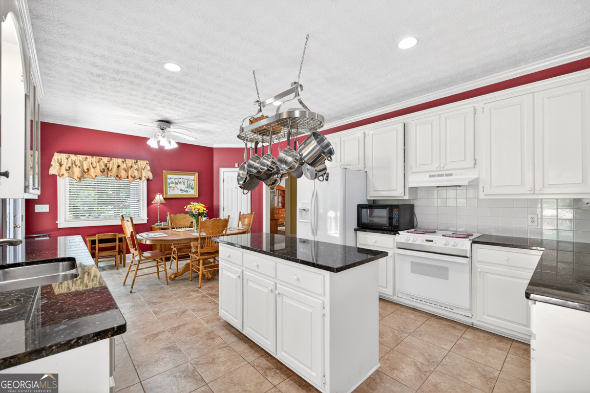 6 Adella Lane Property Photo 12
