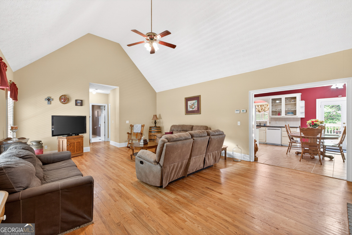 6 Adella Lane Property Photo 21