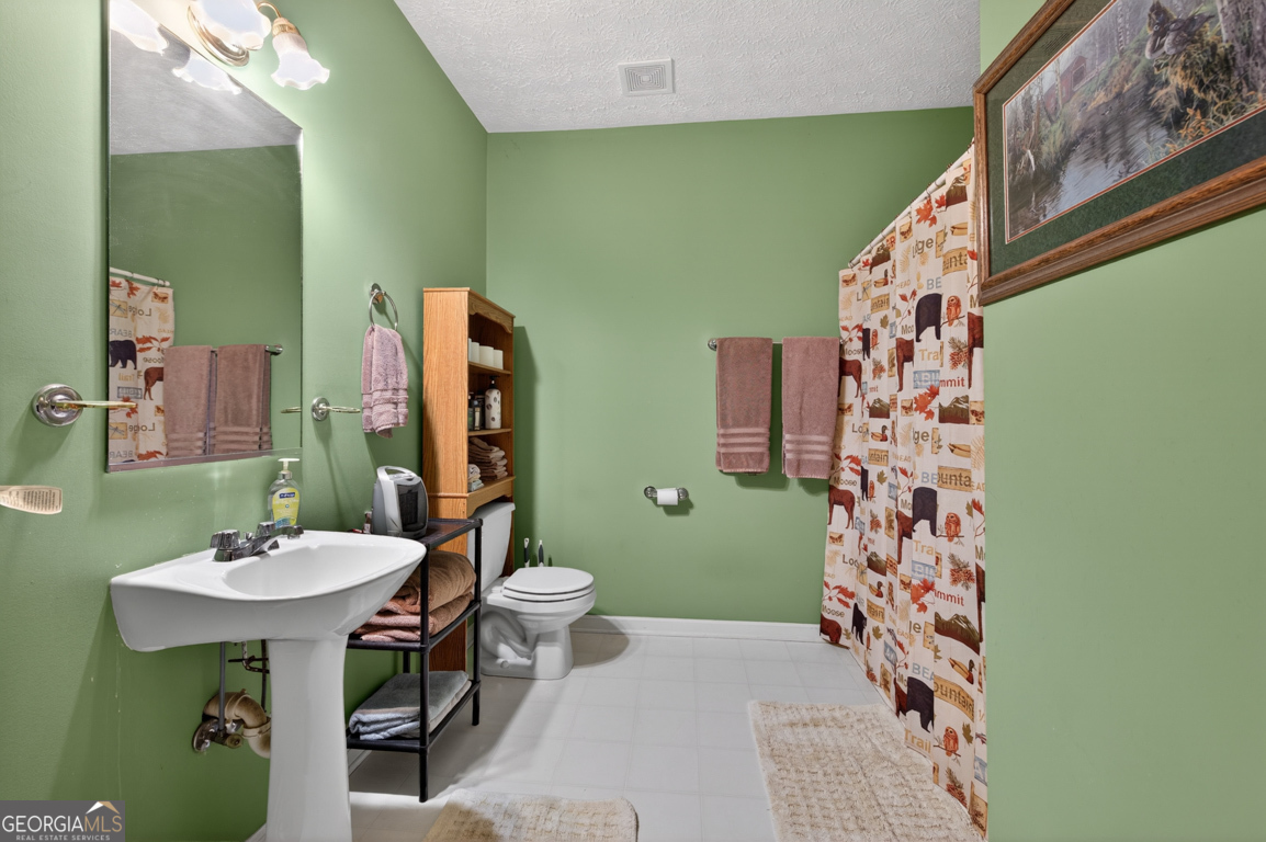 6 Adella Lane Property Photo 33
