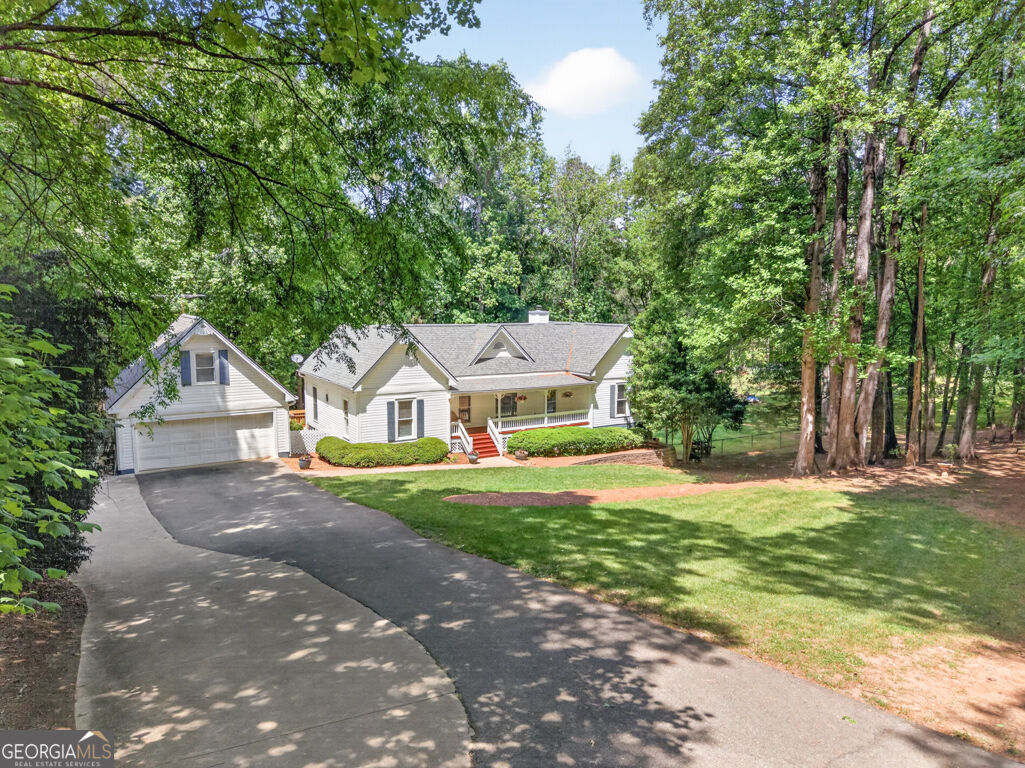 6 Adella Lane Property Photo 44