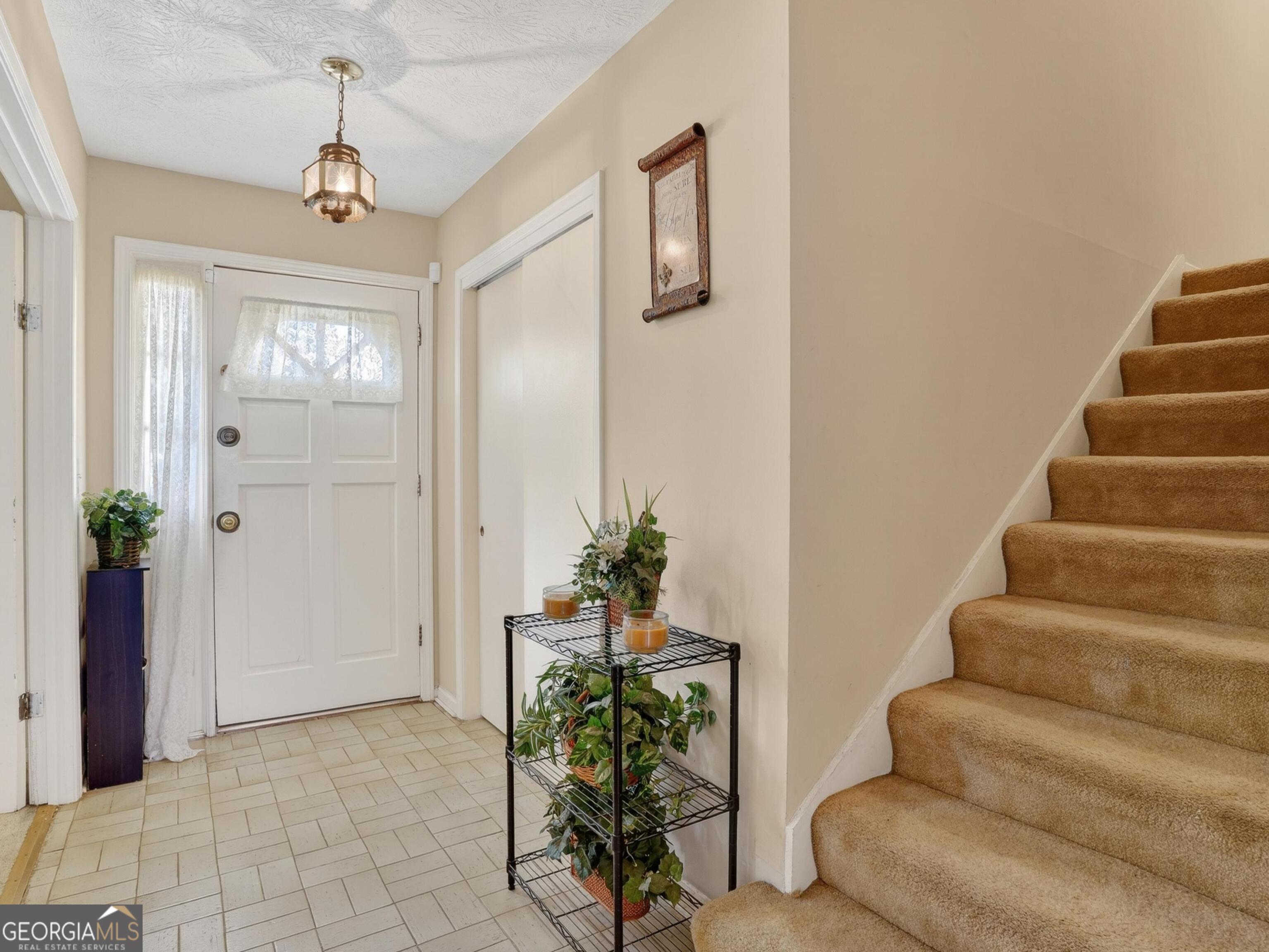 4605 Mercer Road Property Photo 7