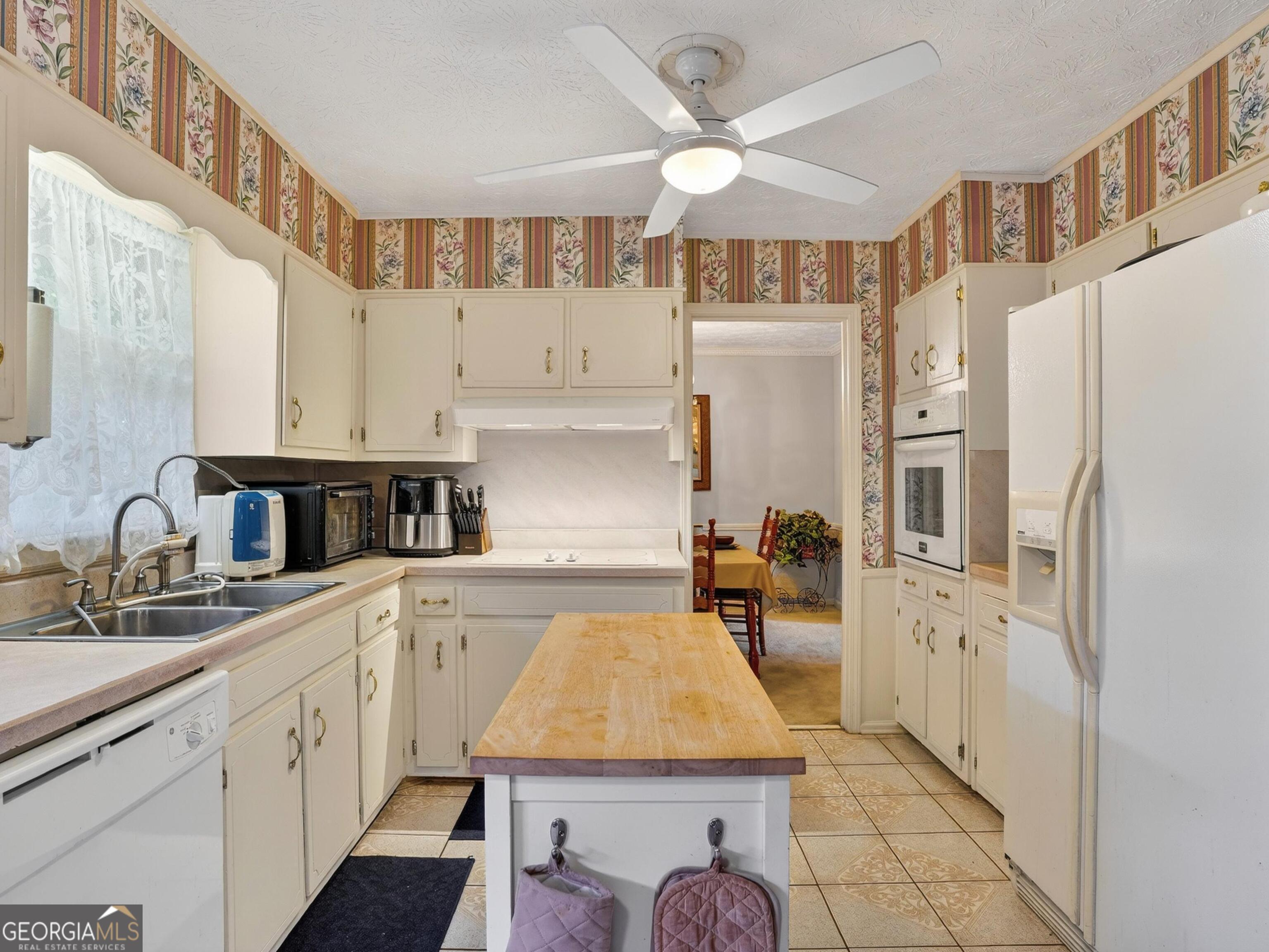 4605 Mercer Road Property Photo 9