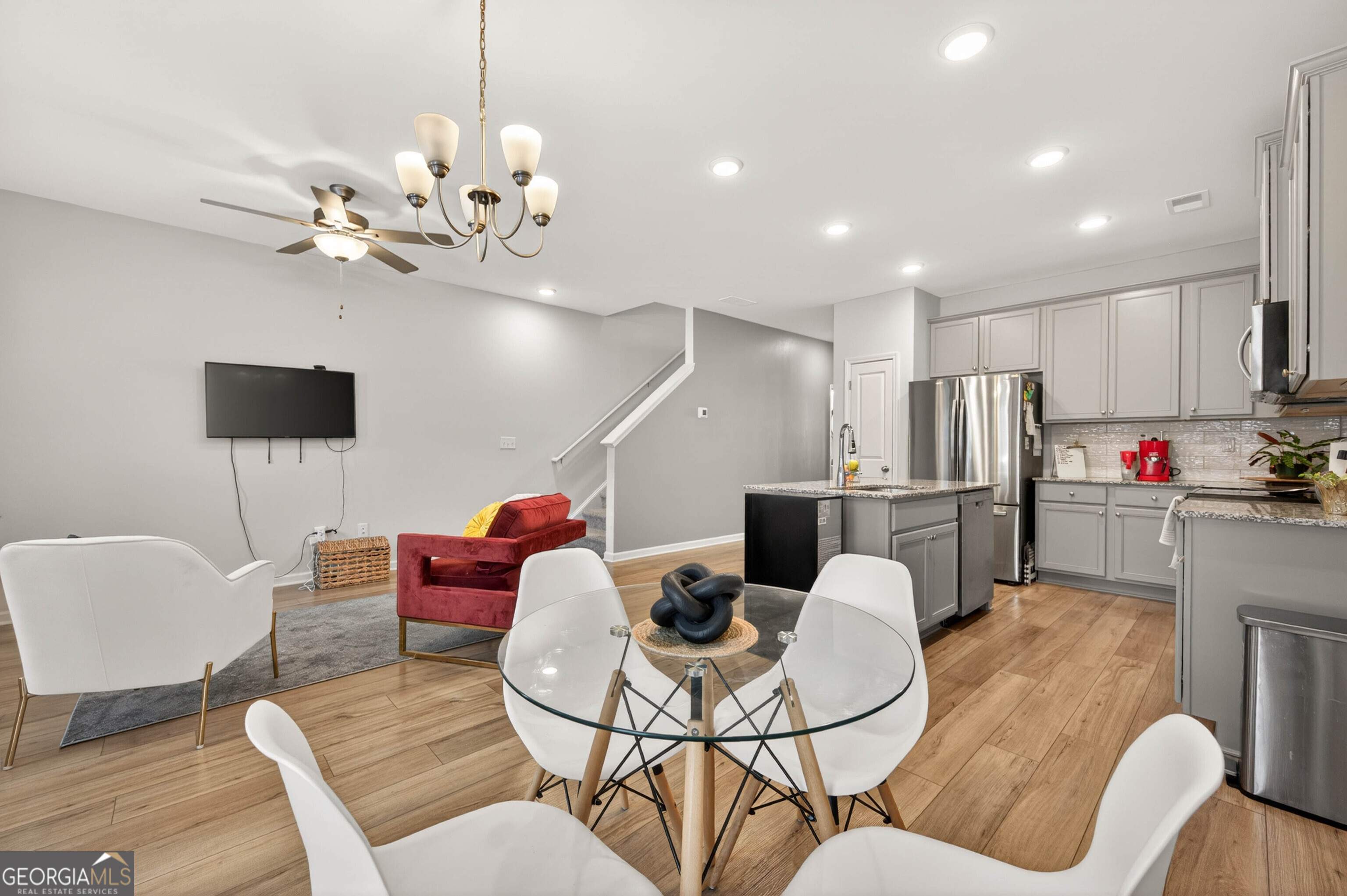 252 Regent Park Property Photo 7