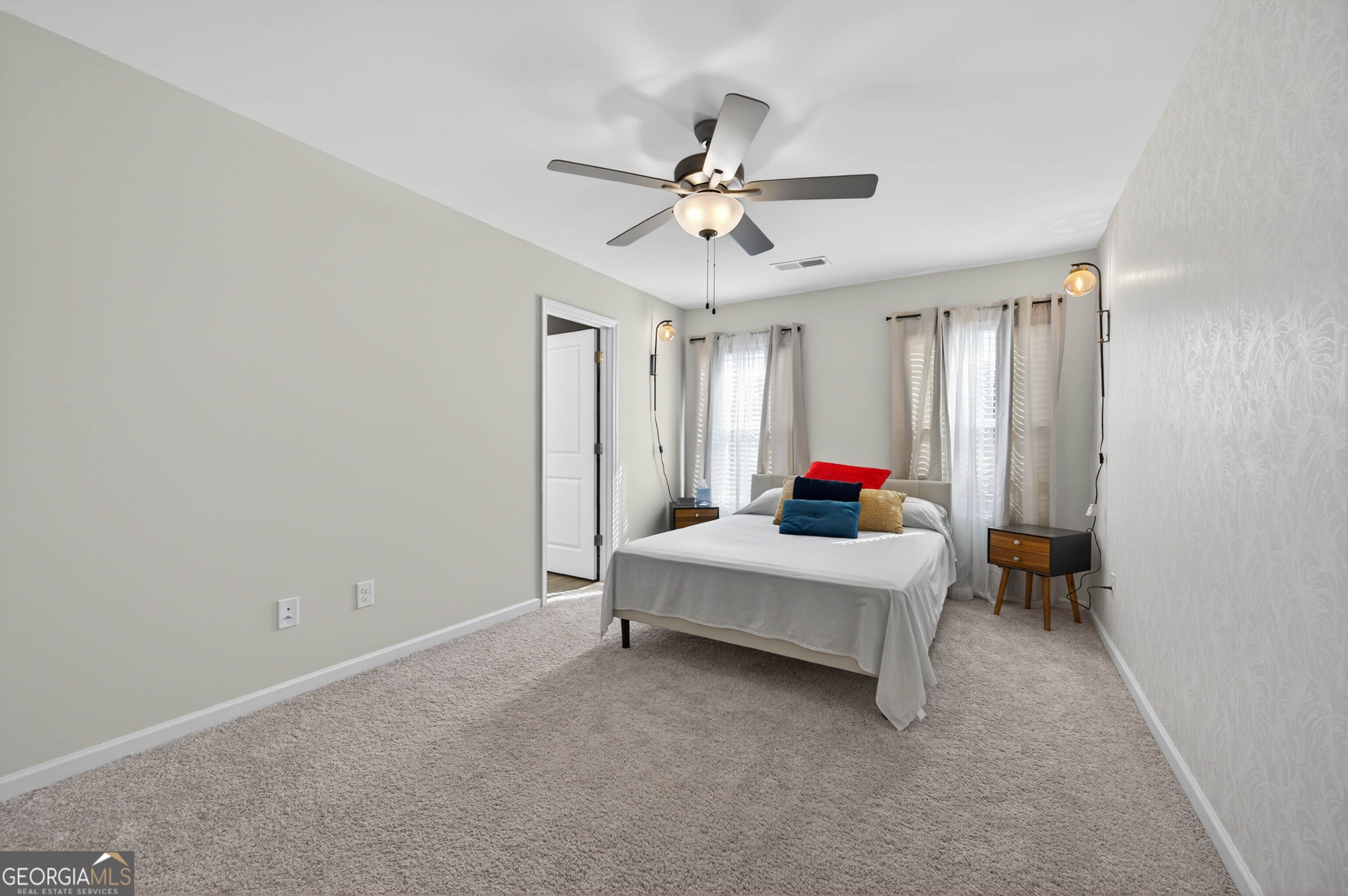 252 Regent Park Property Photo 11