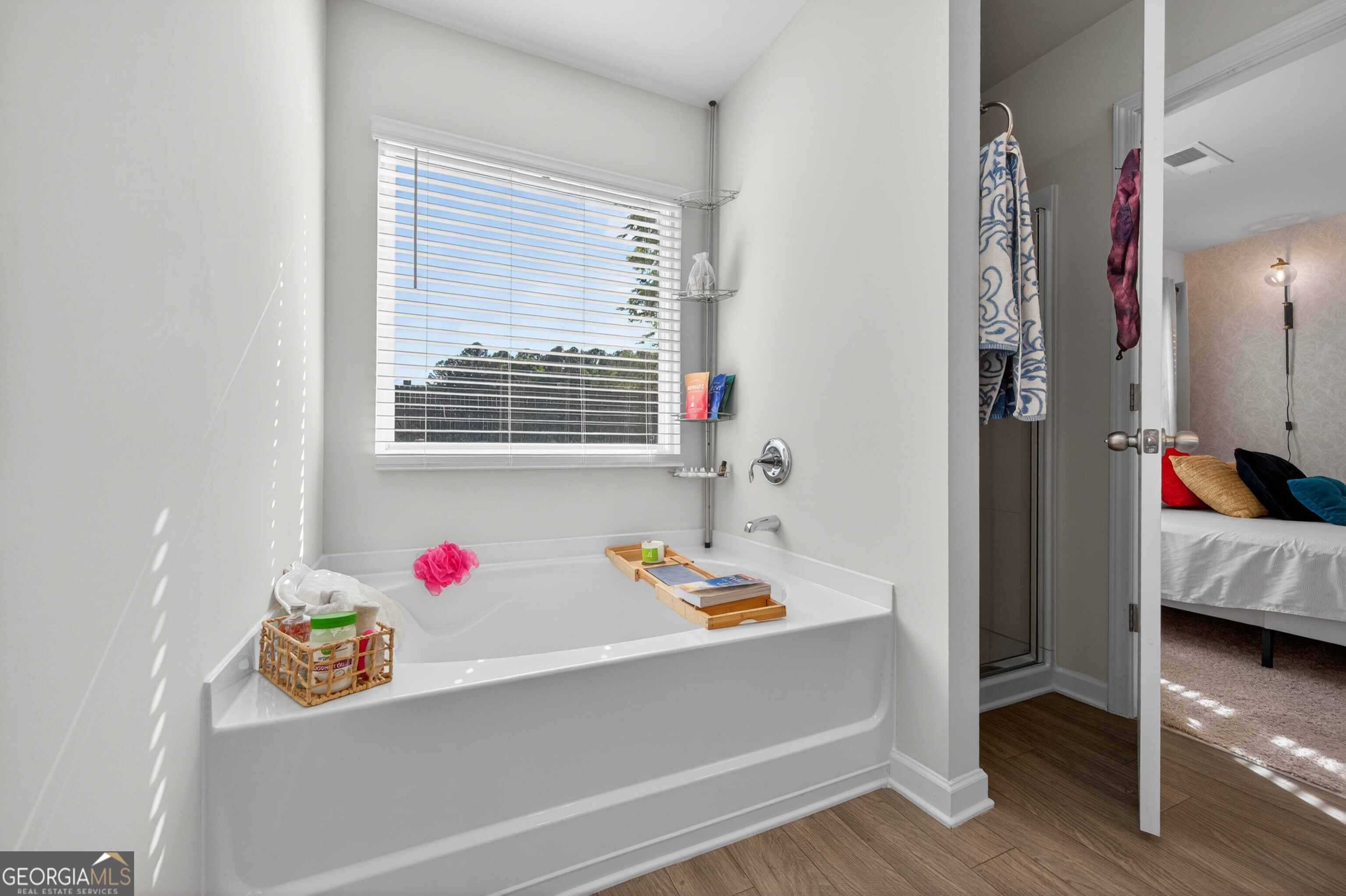 252 Regent Park Property Photo 15