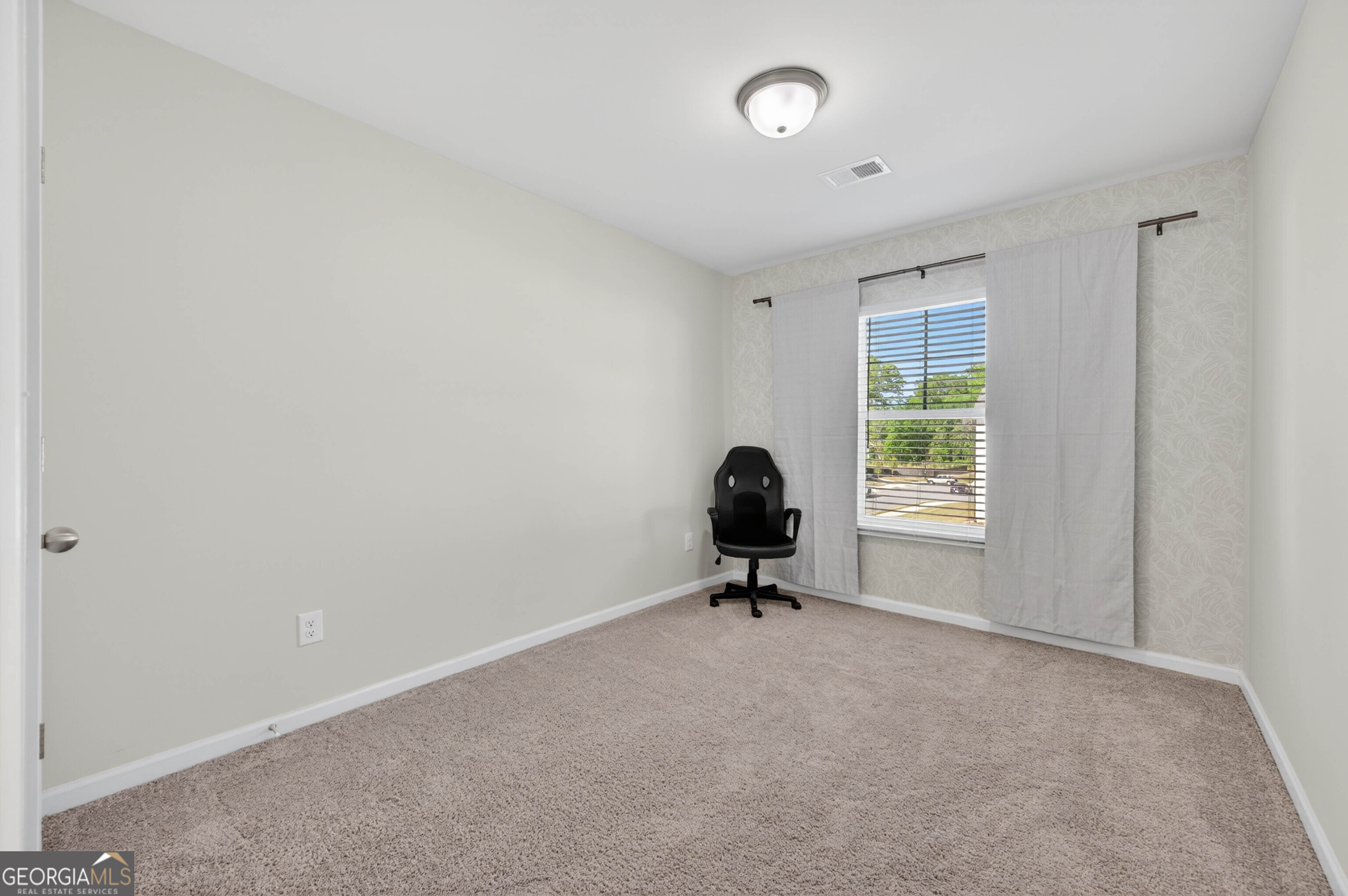 252 Regent Park Property Photo 18