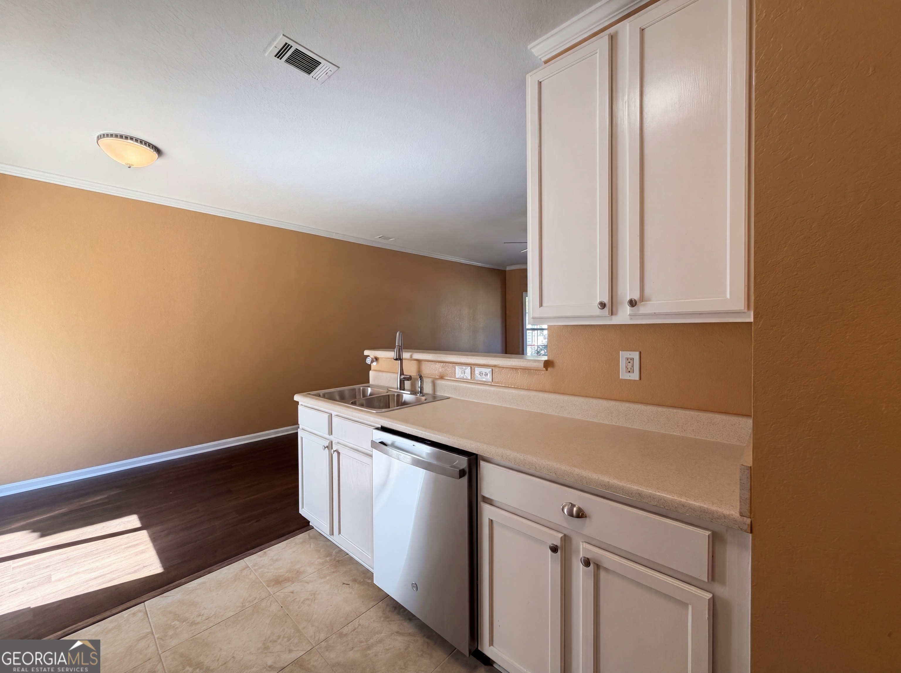 7045 Brookview Creek Property Photo 9