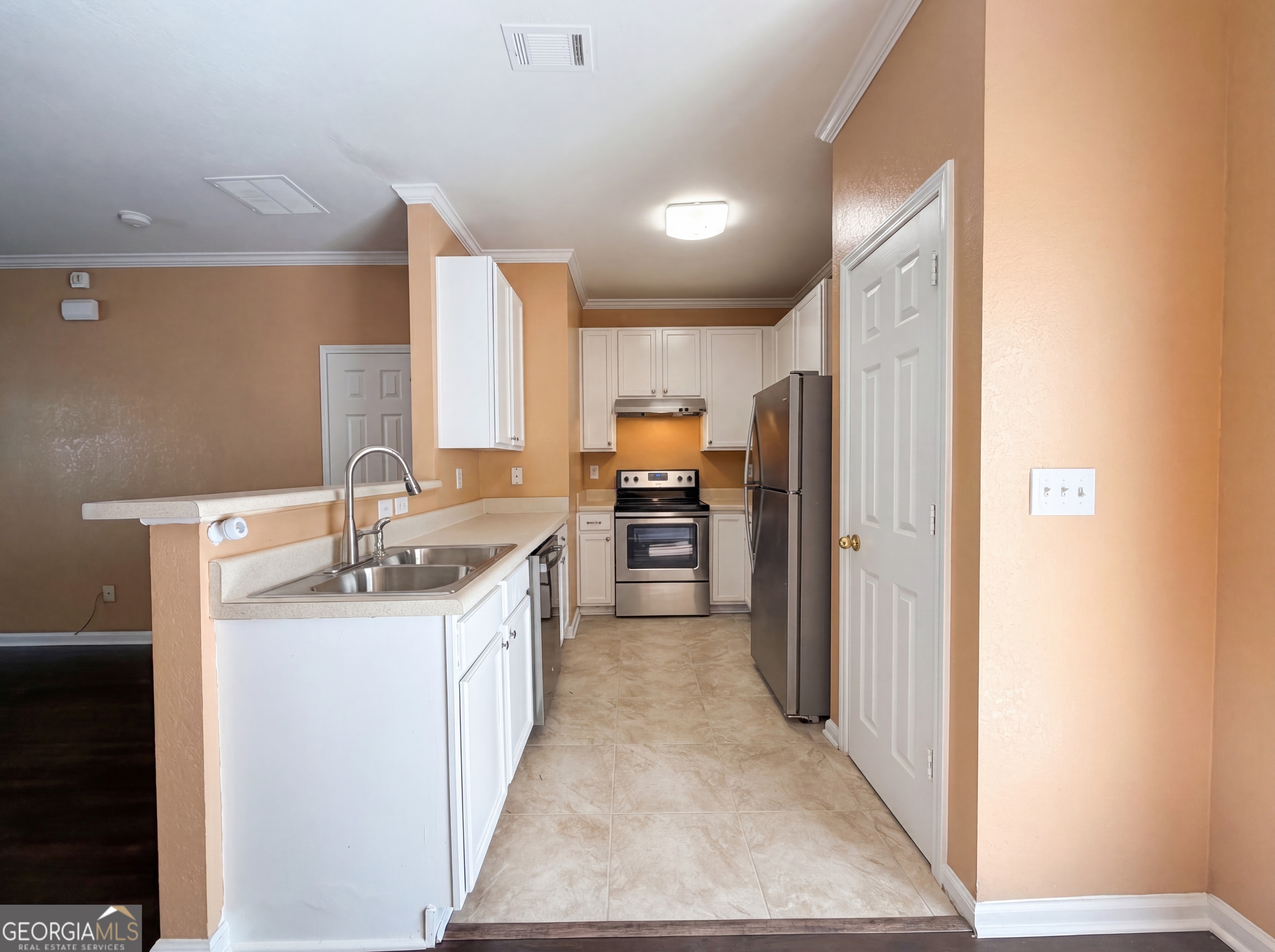 7045 Brookview Creek Property Photo 10