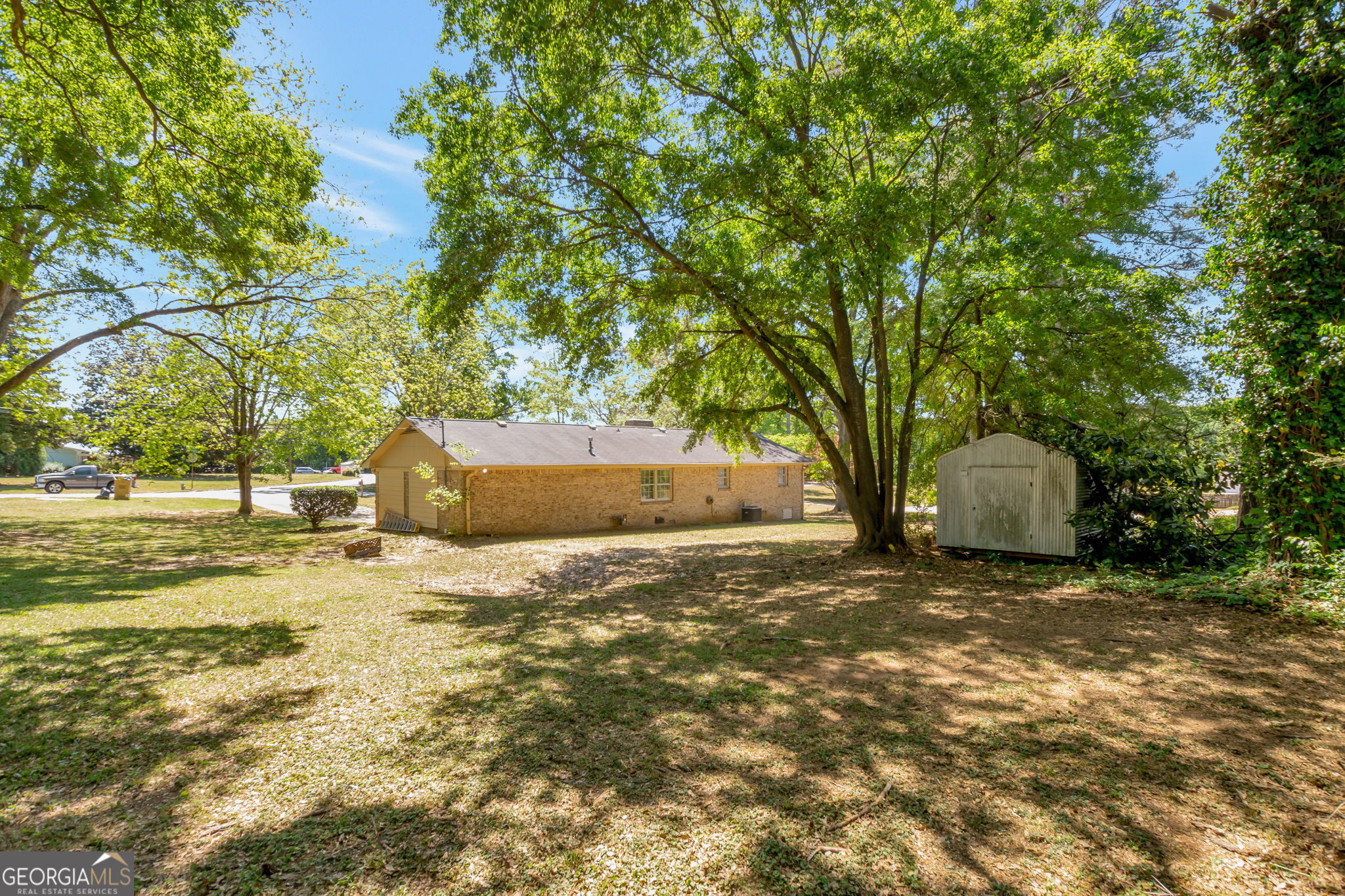 515 Kelton Road Property Photo 16