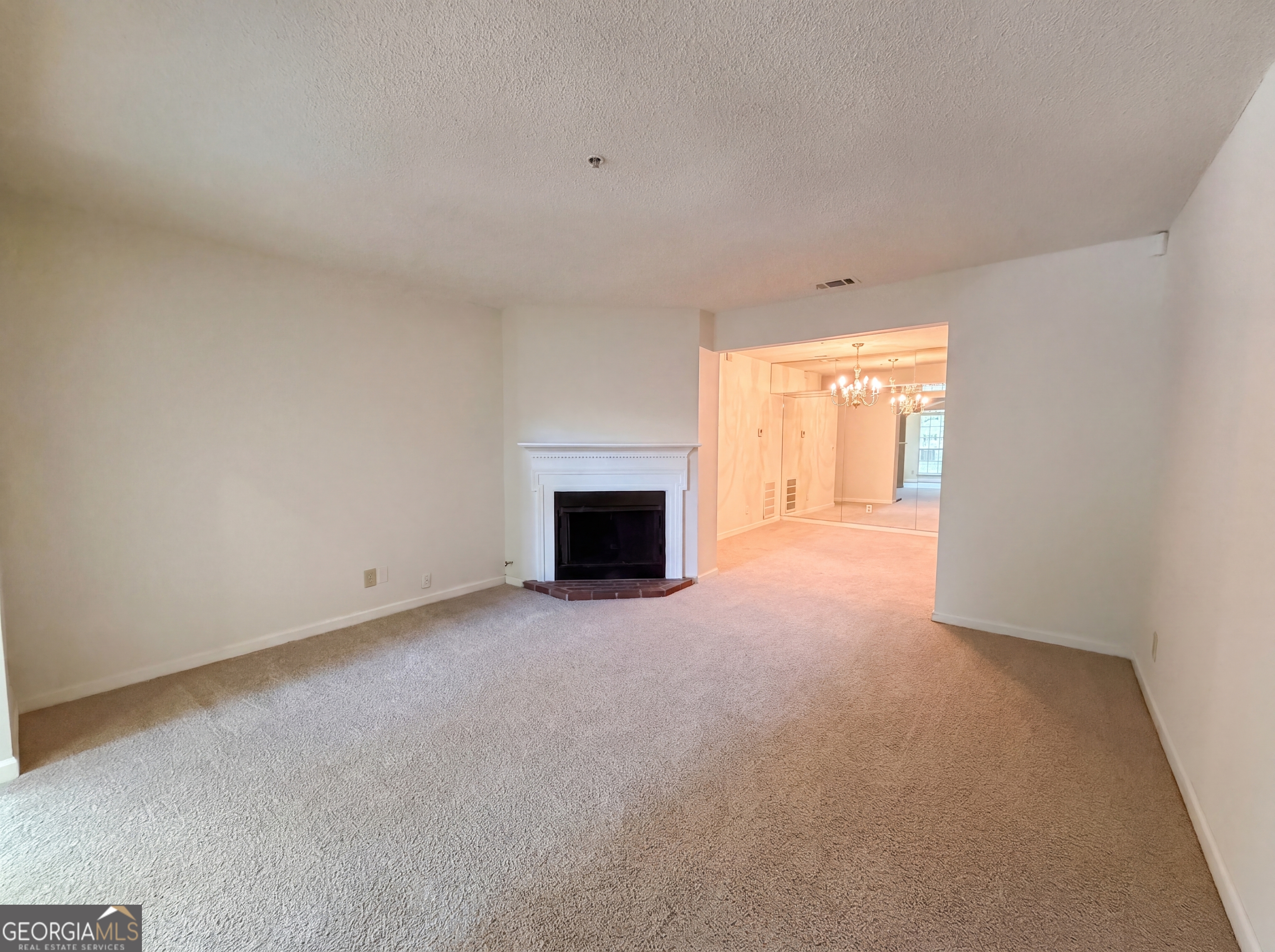 573 Cobblestone Trail Property Photo 3