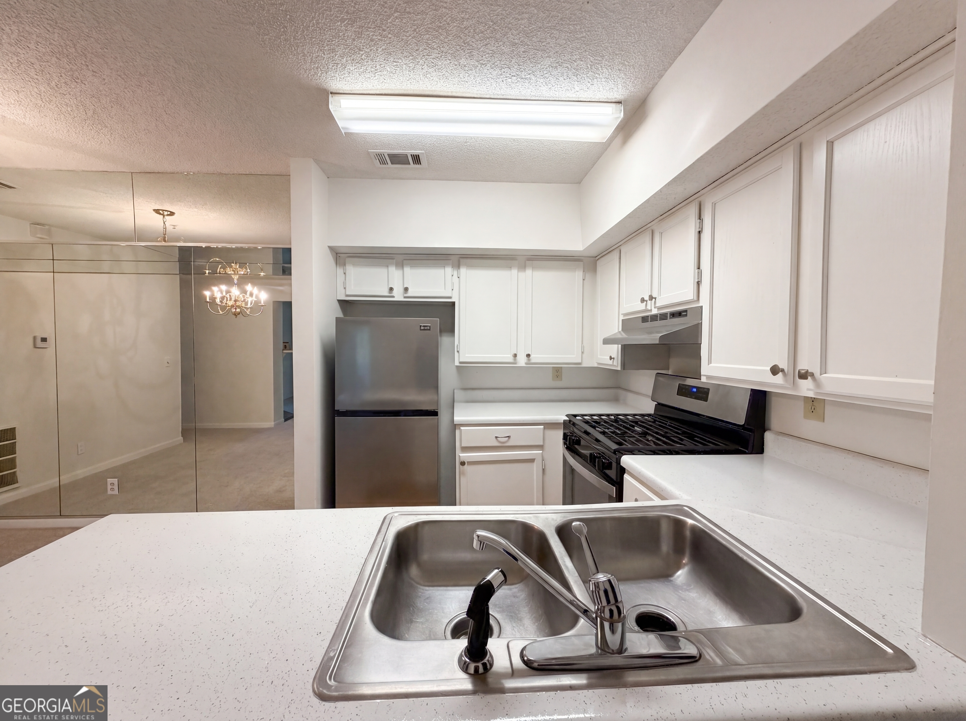 573 Cobblestone Trail Property Photo 7