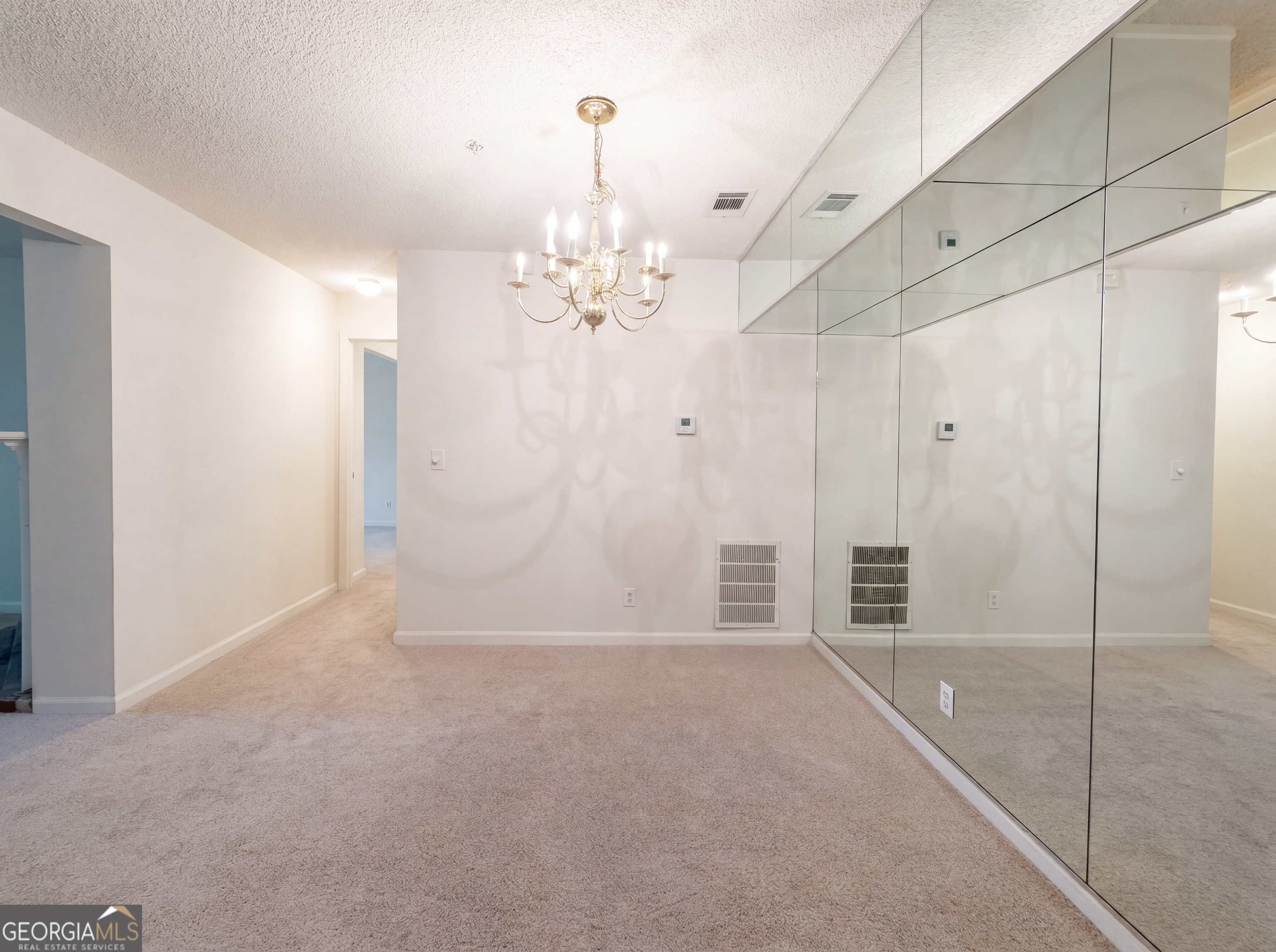 573 Cobblestone Trail Property Photo 8