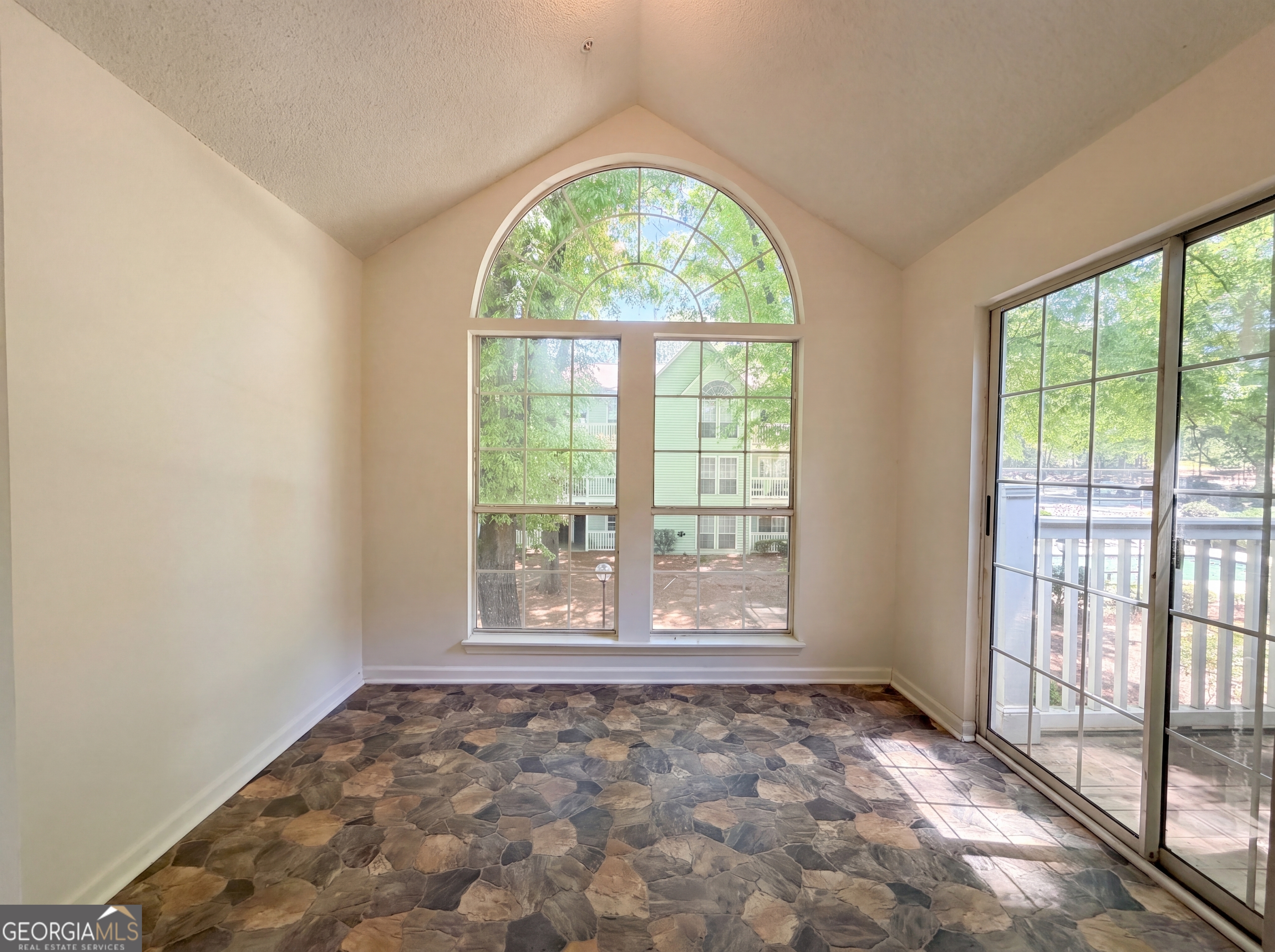 573 Cobblestone Trail Property Photo 13