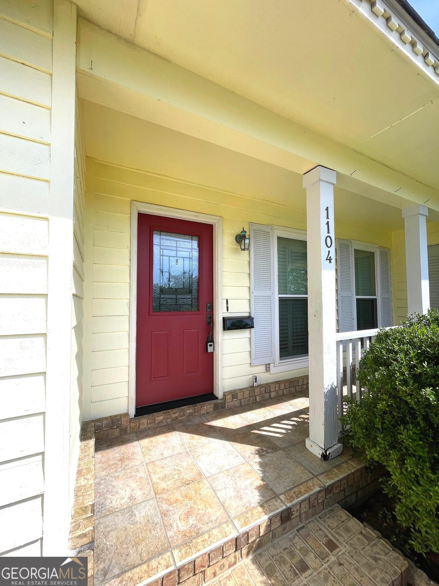 1104 Lakeview Drive Property Photo 6