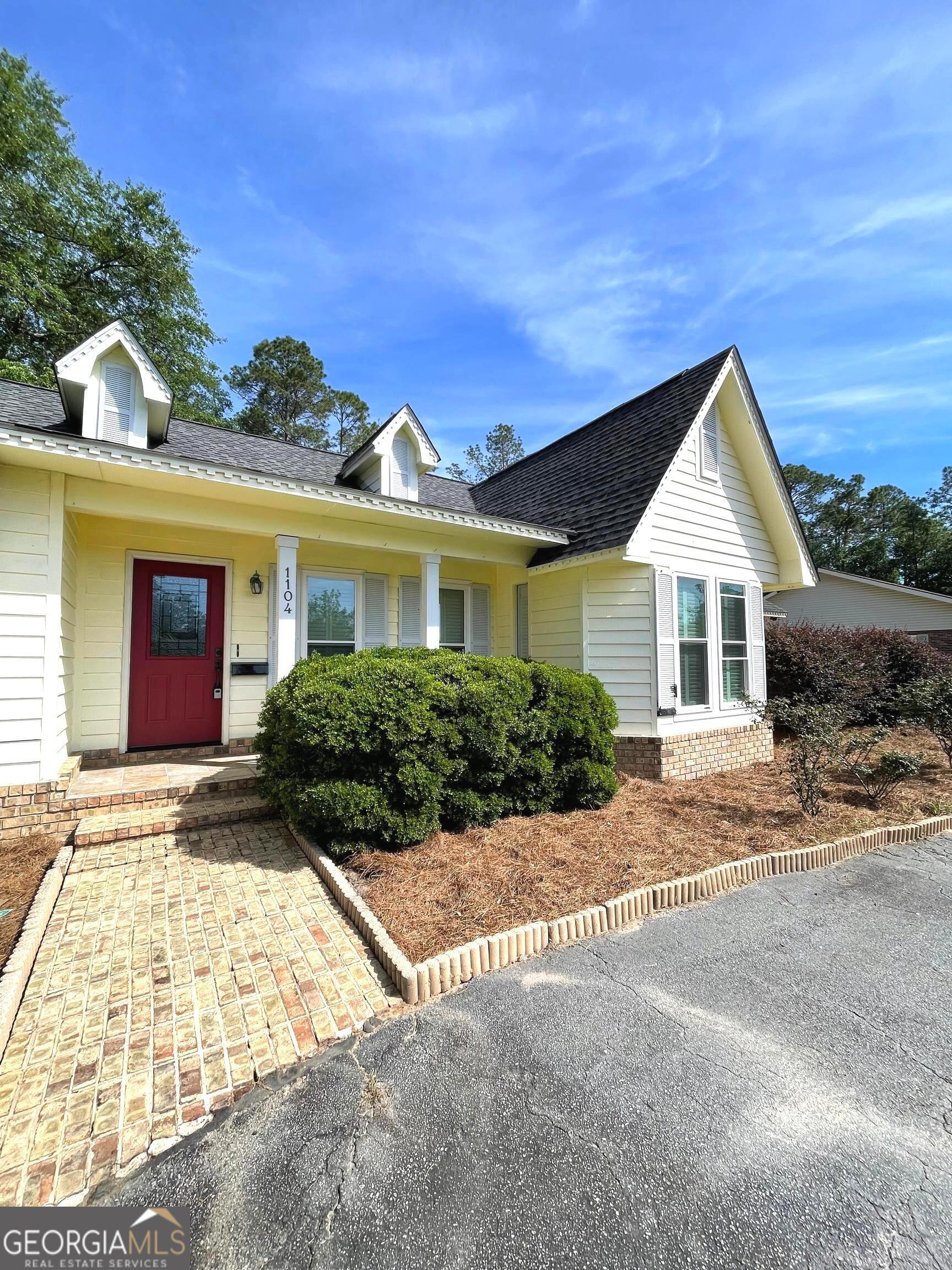 1104 Lakeview Drive Property Photo 7
