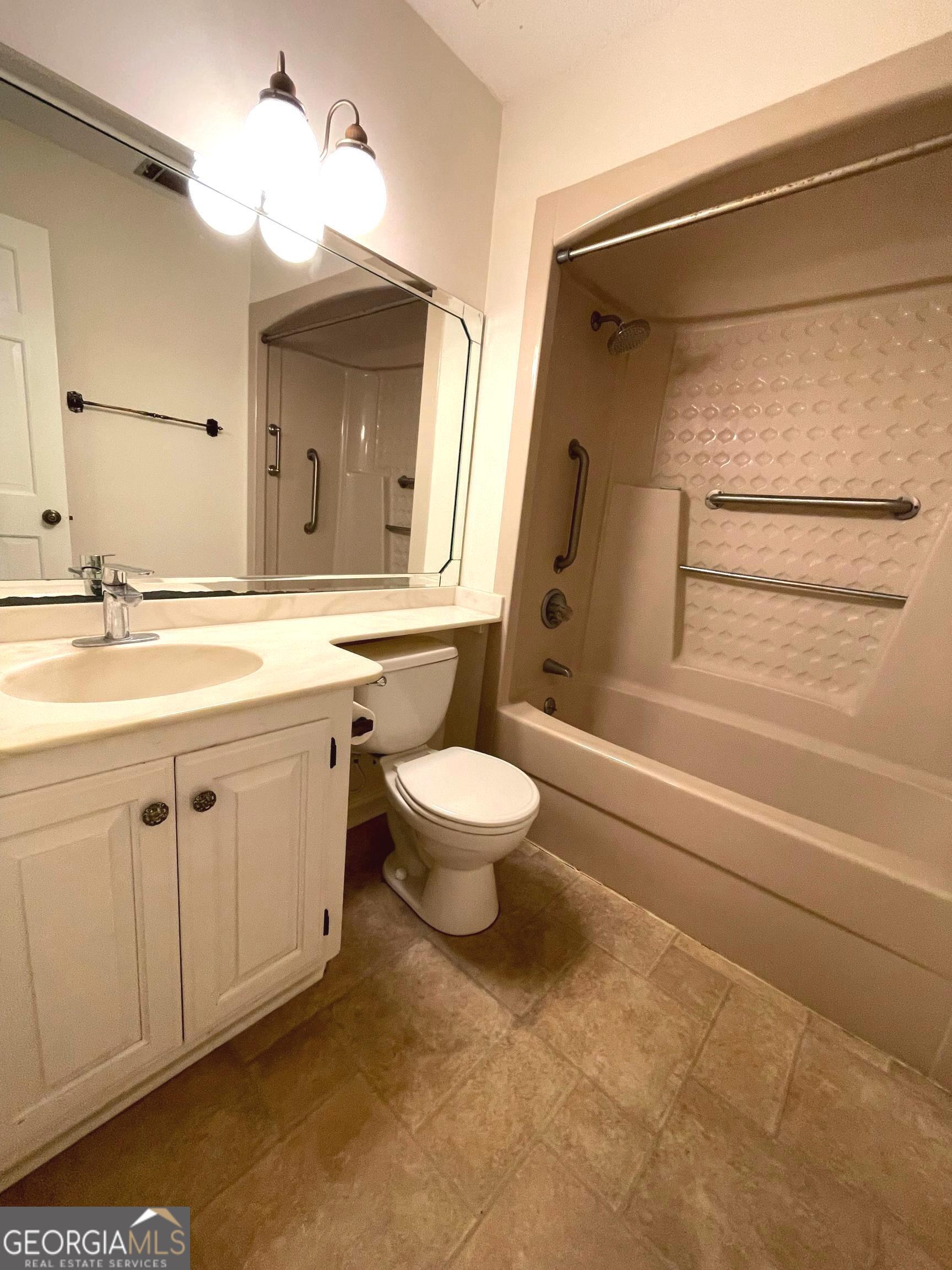 1104 Lakeview Drive Property Photo 13