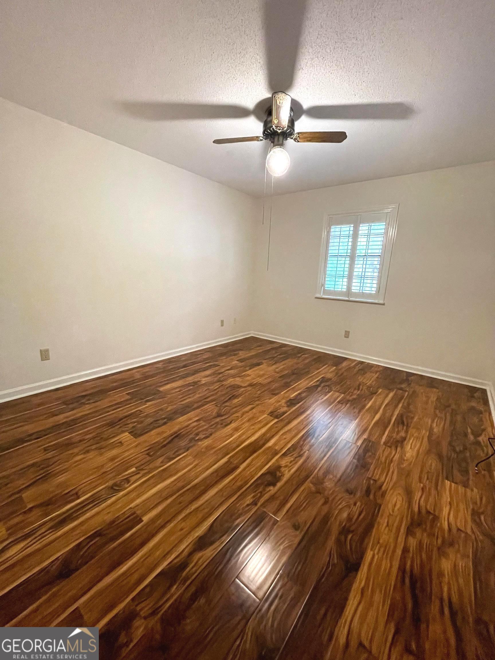 1104 Lakeview Drive Property Photo 15