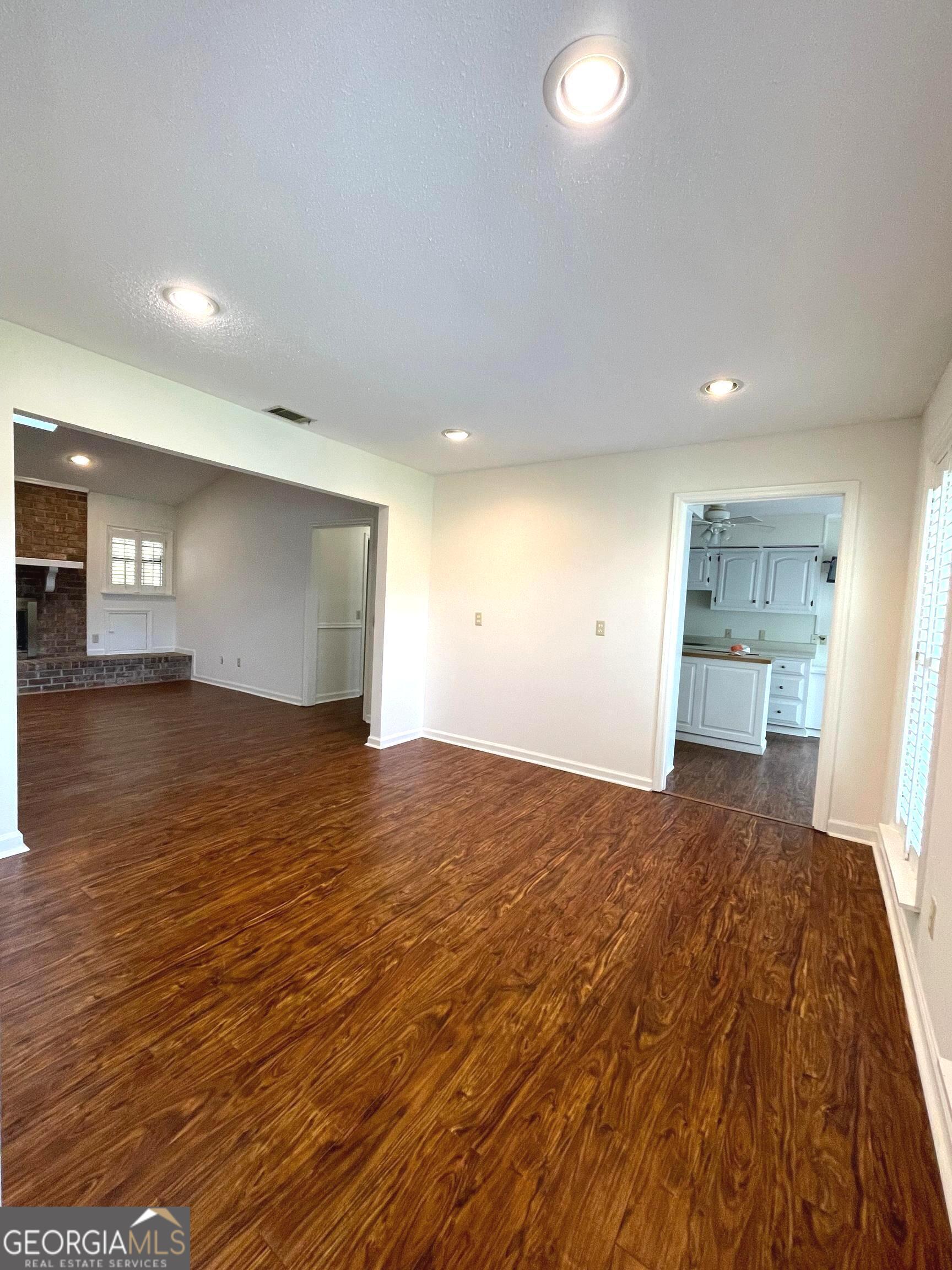 1104 Lakeview Drive Property Photo 21