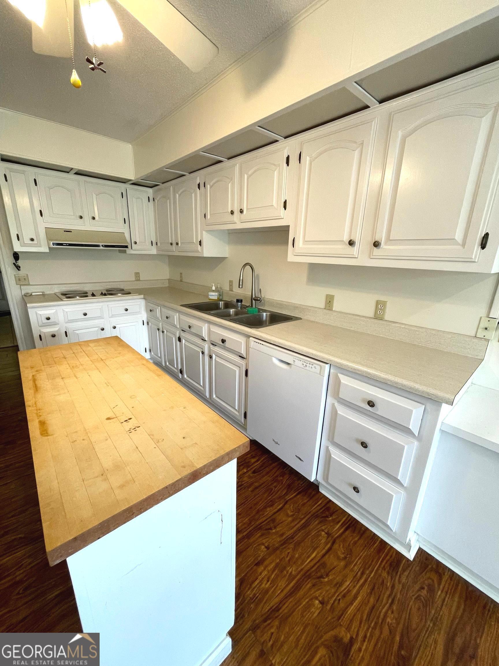 1104 Lakeview Drive Property Photo 24