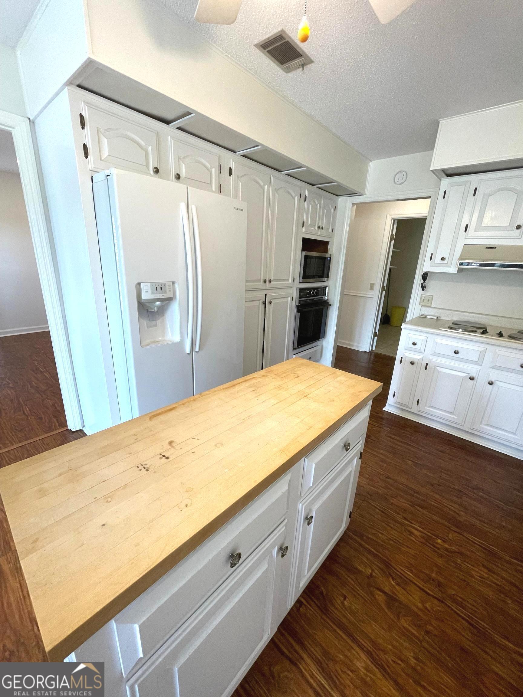1104 Lakeview Drive Property Photo 25