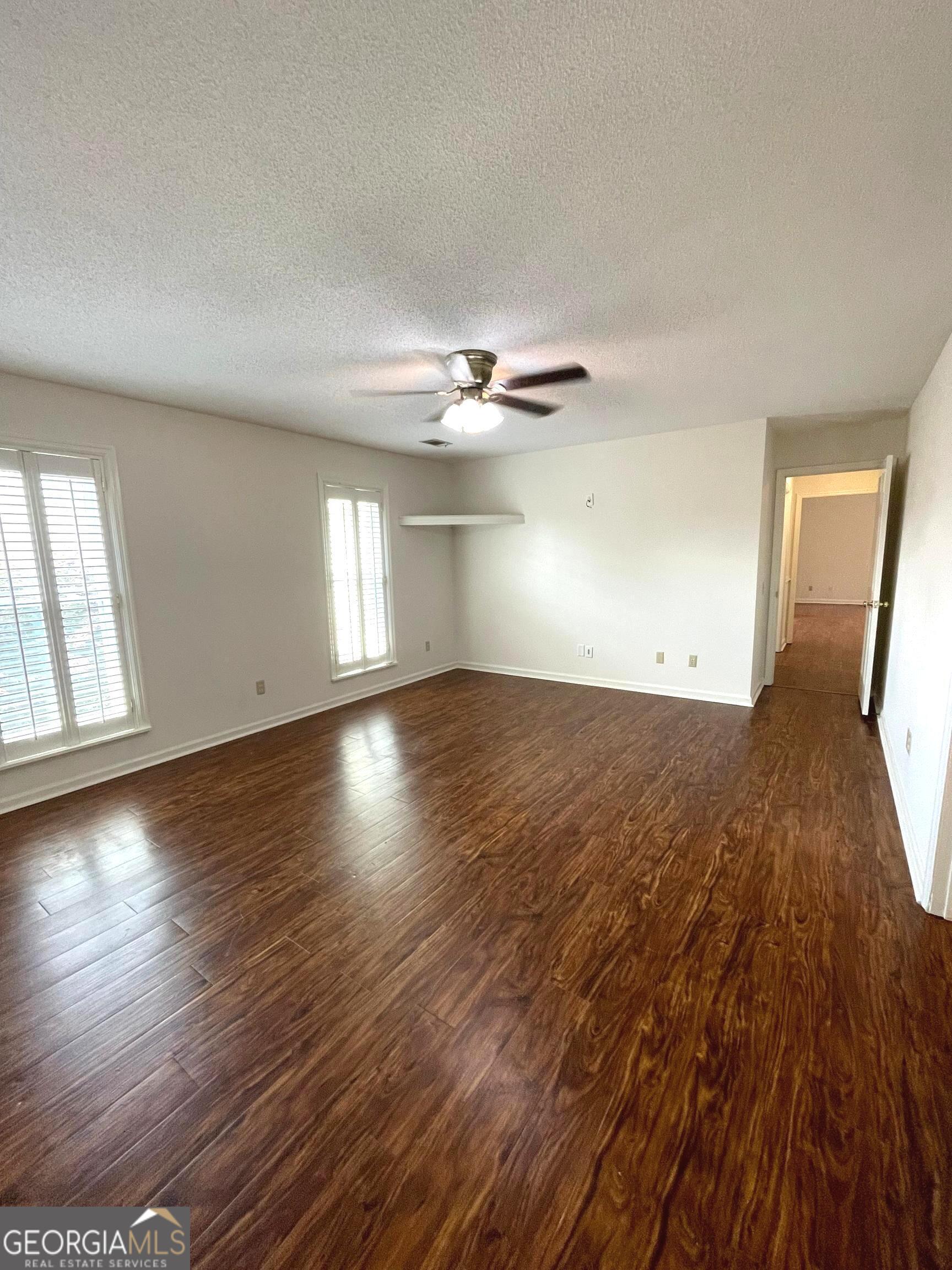 1104 Lakeview Drive Property Photo 28
