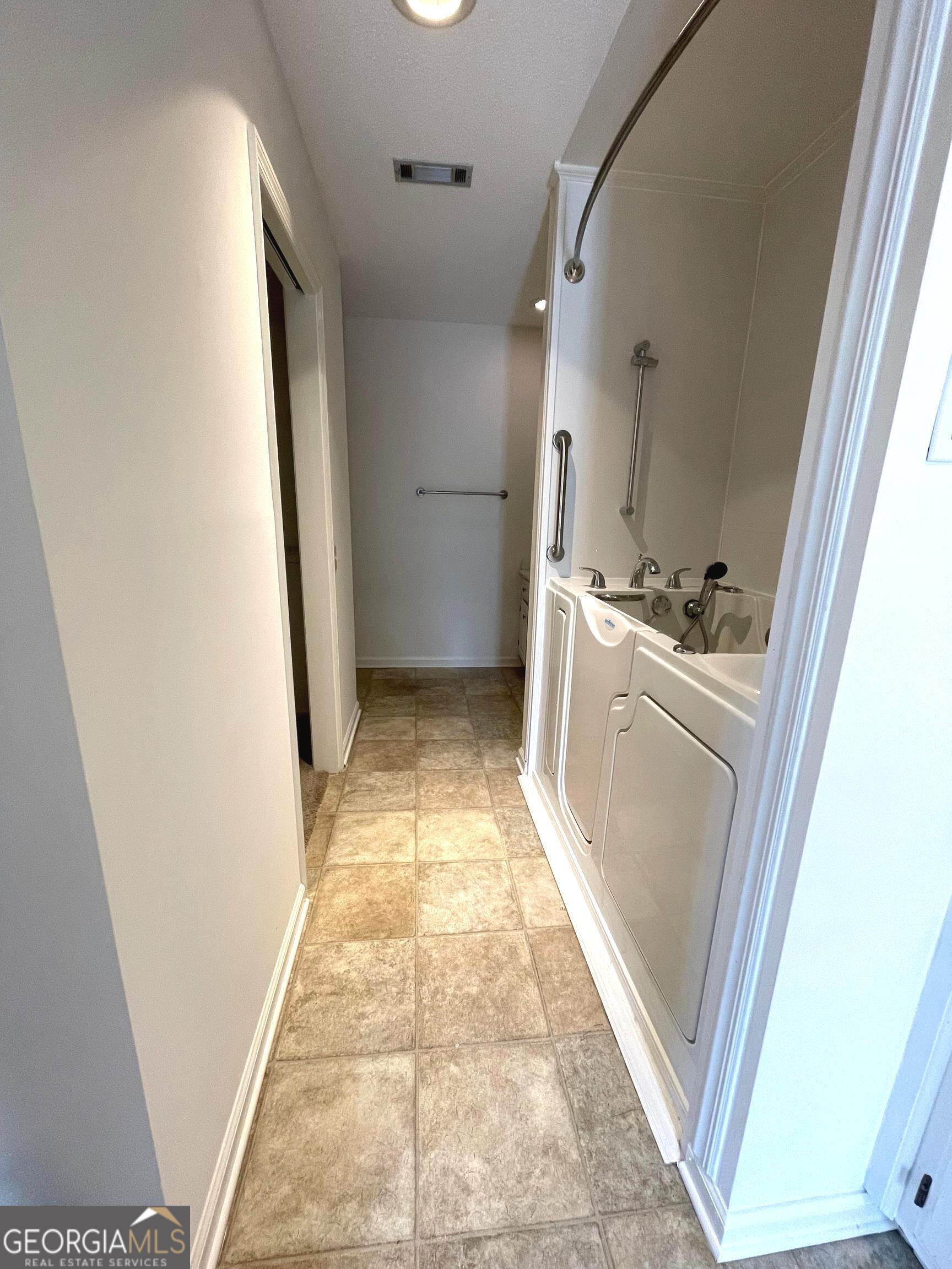 1104 Lakeview Drive Property Photo 29