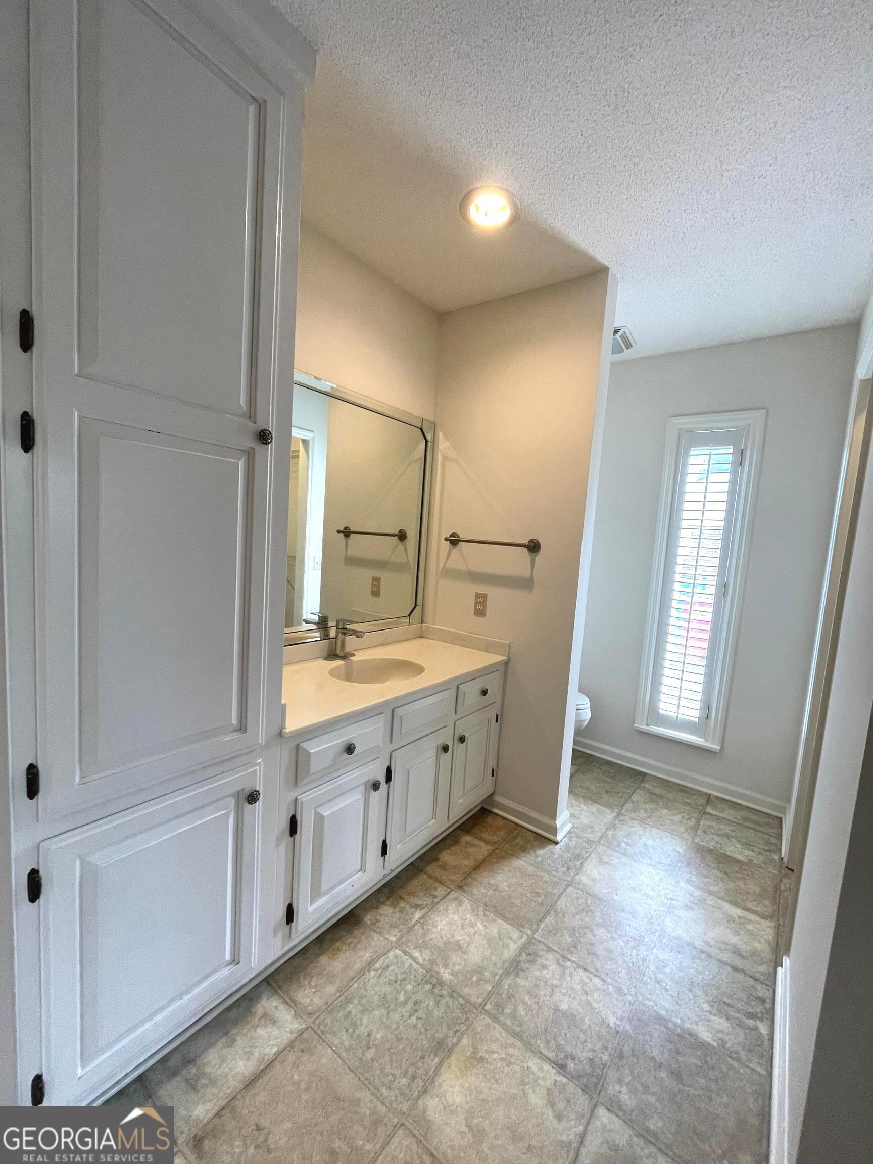 1104 Lakeview Drive Property Photo 32